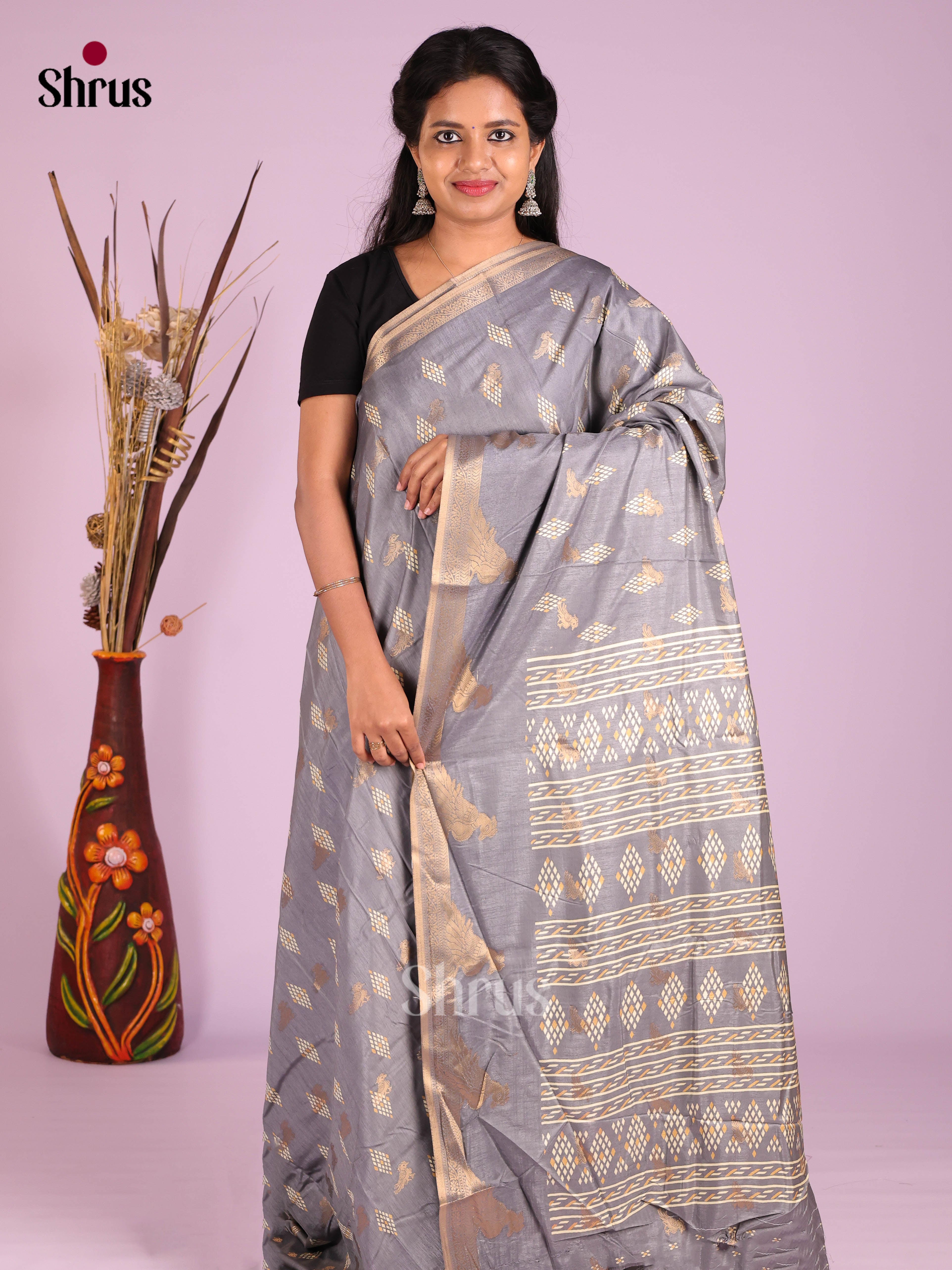 Grey - Semi Crepe Saree - Shop on Shrus.com
