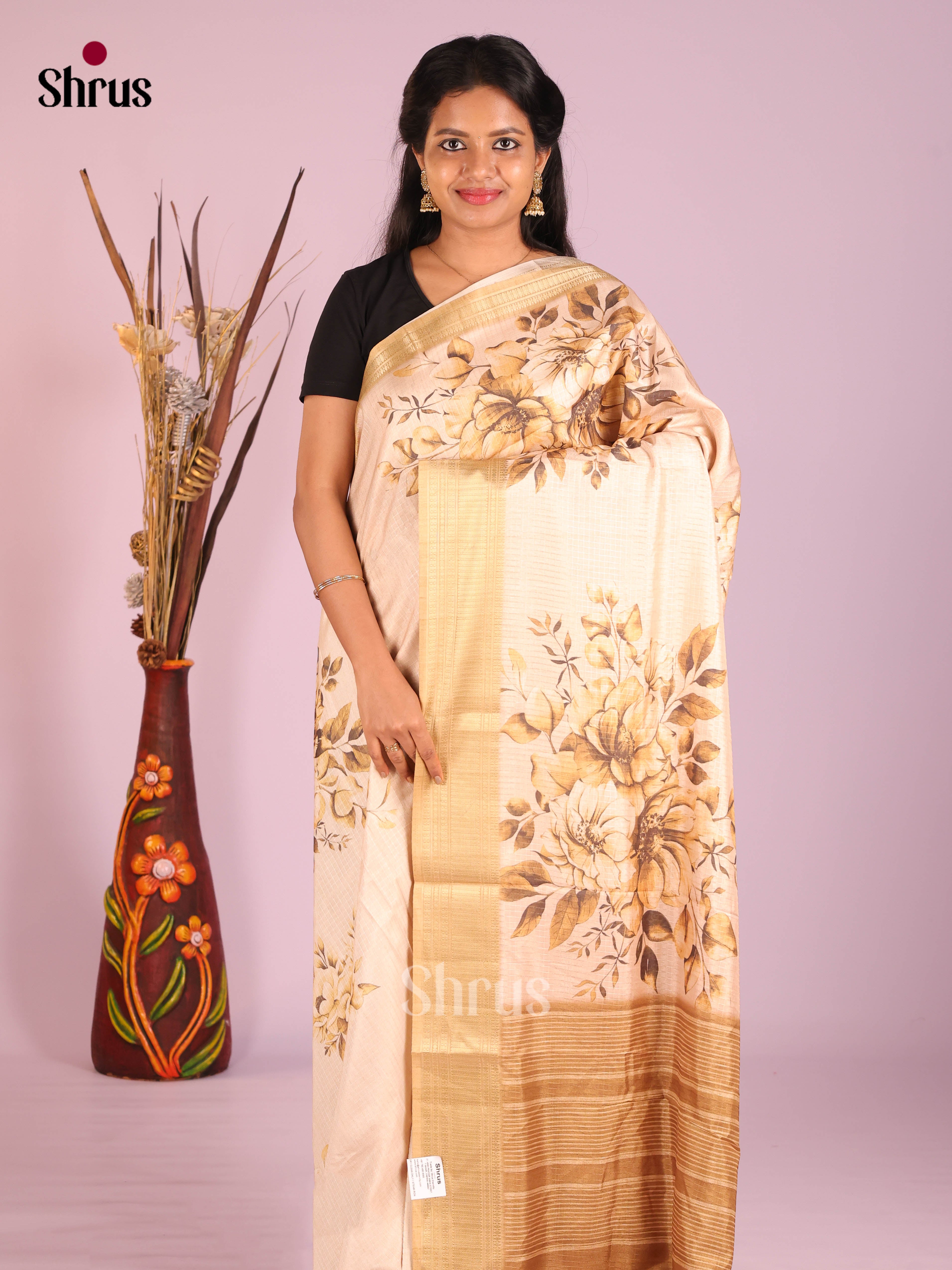 DIS08223 - Semi Dola silk Saree