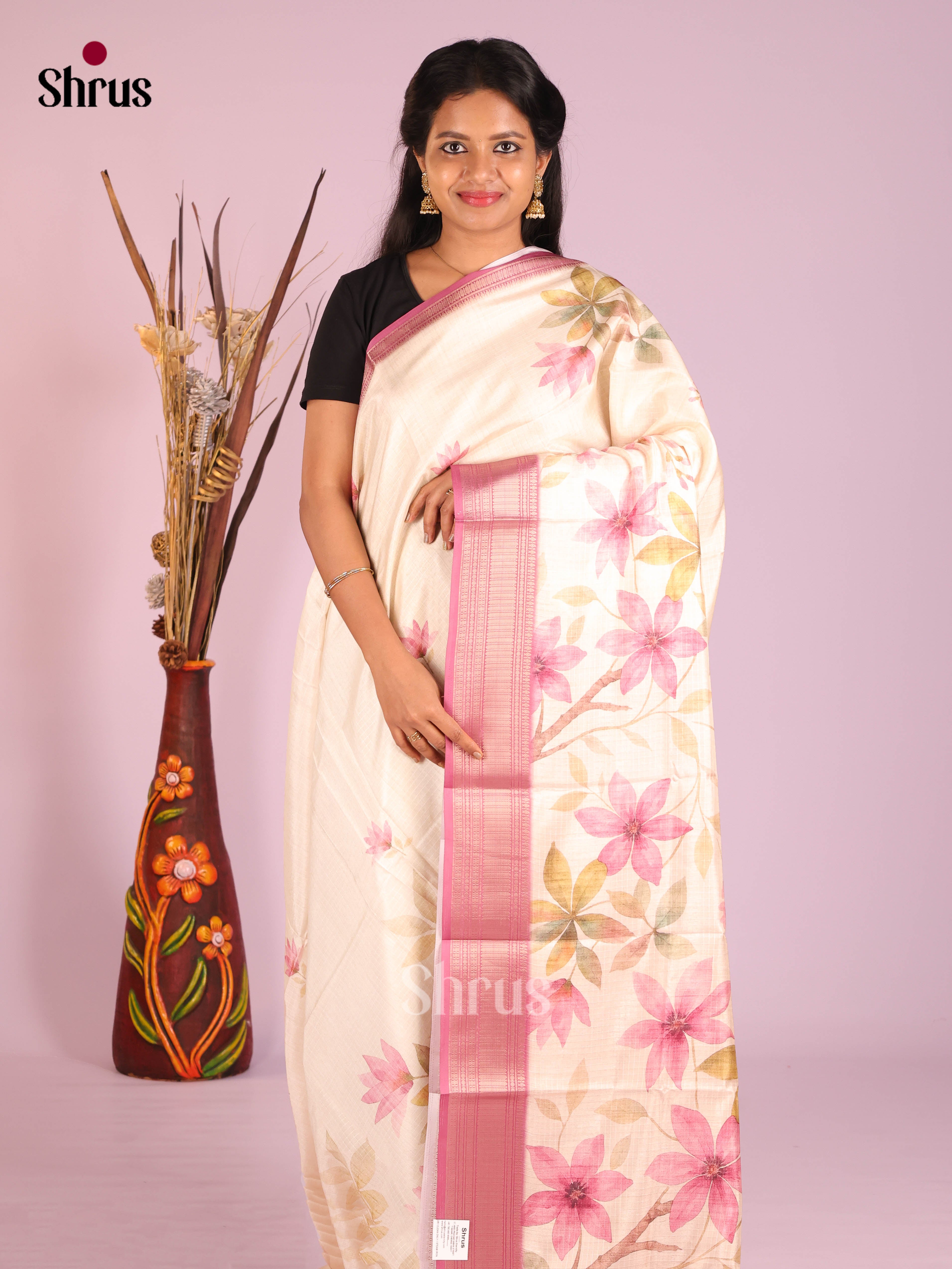 DIS08227 - Semi Dola silk Saree