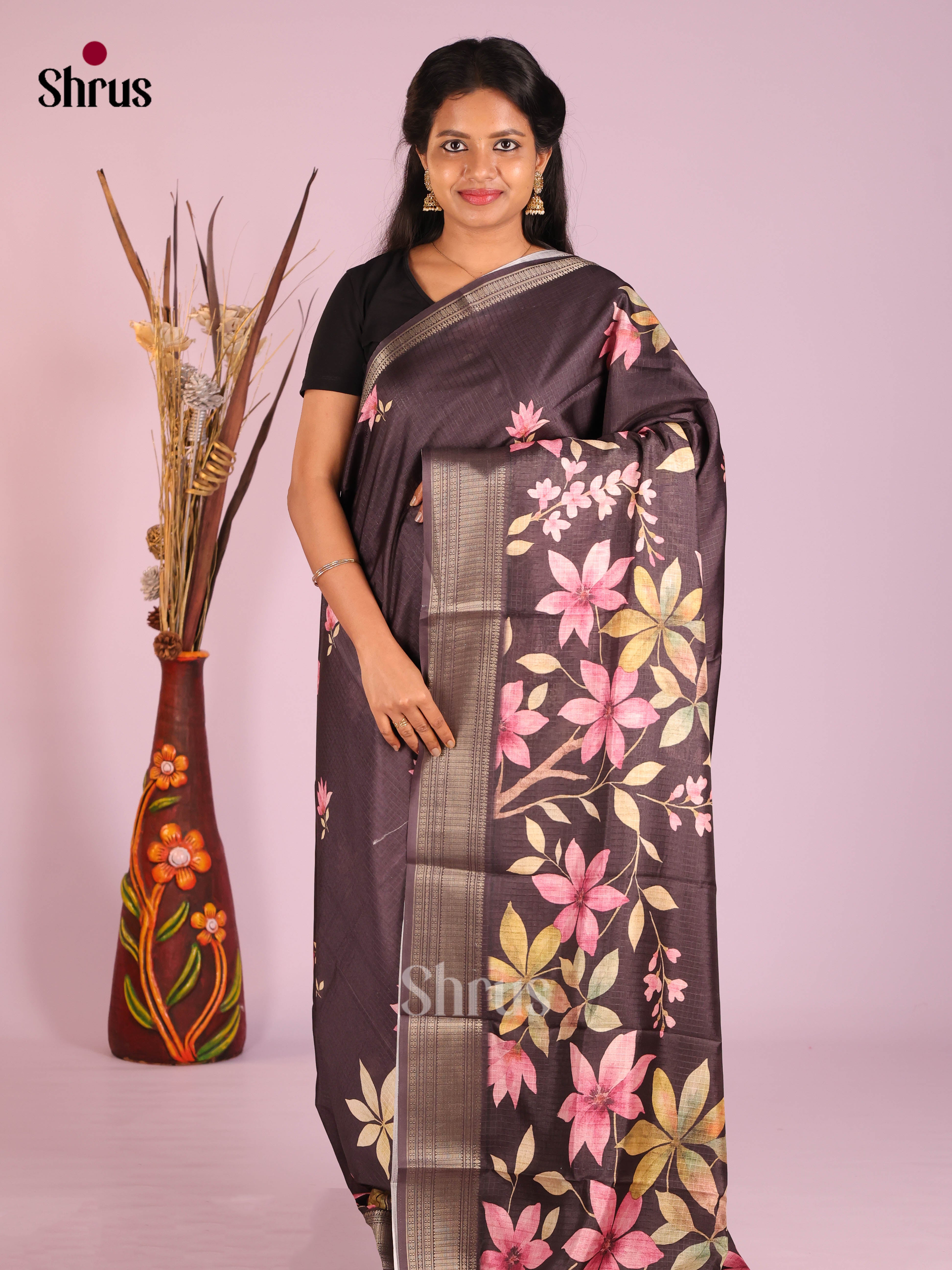 DIS08231 - Semi Dola silk Saree
