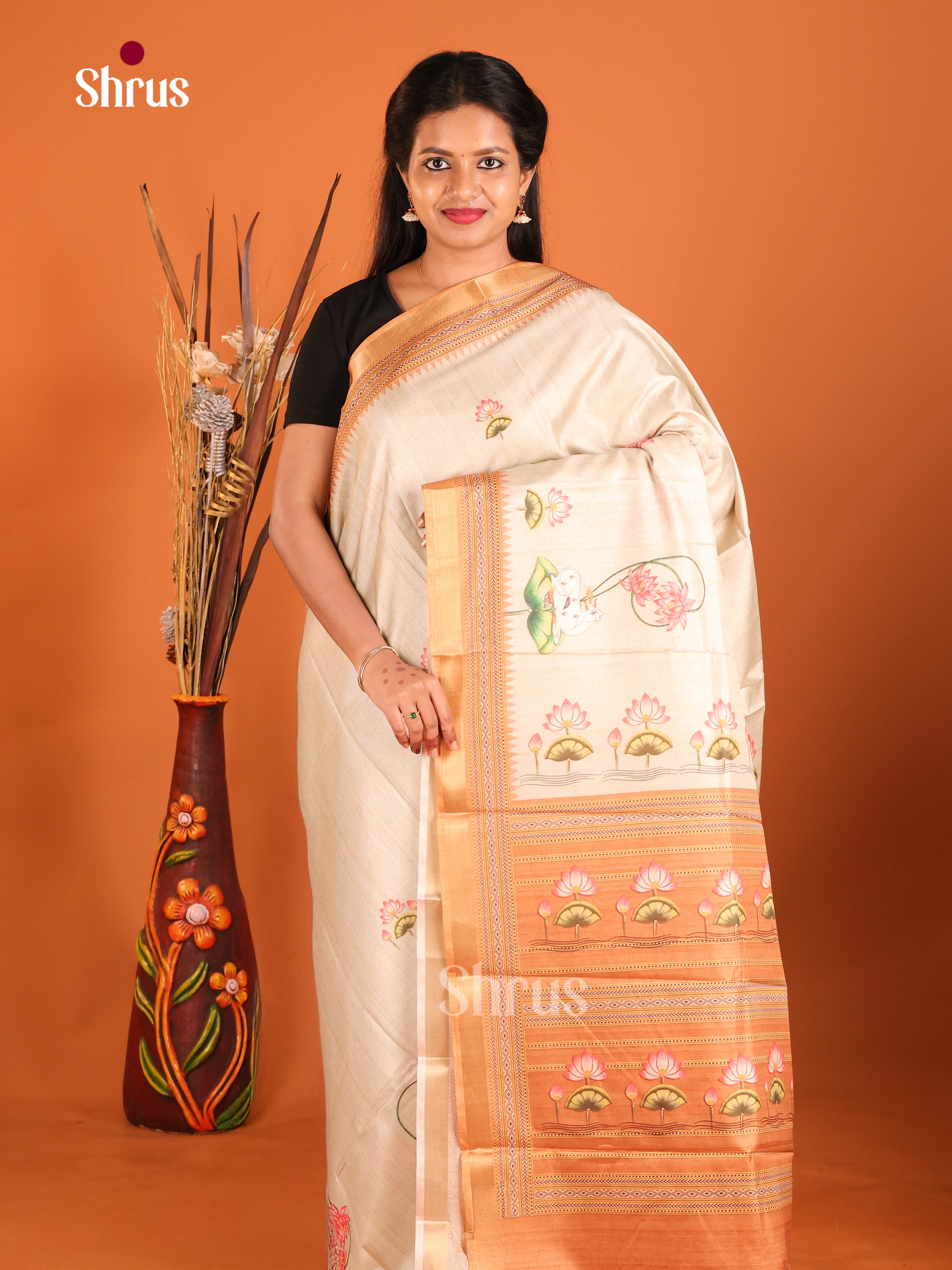 Cream & Peach - Art Modal Saree
