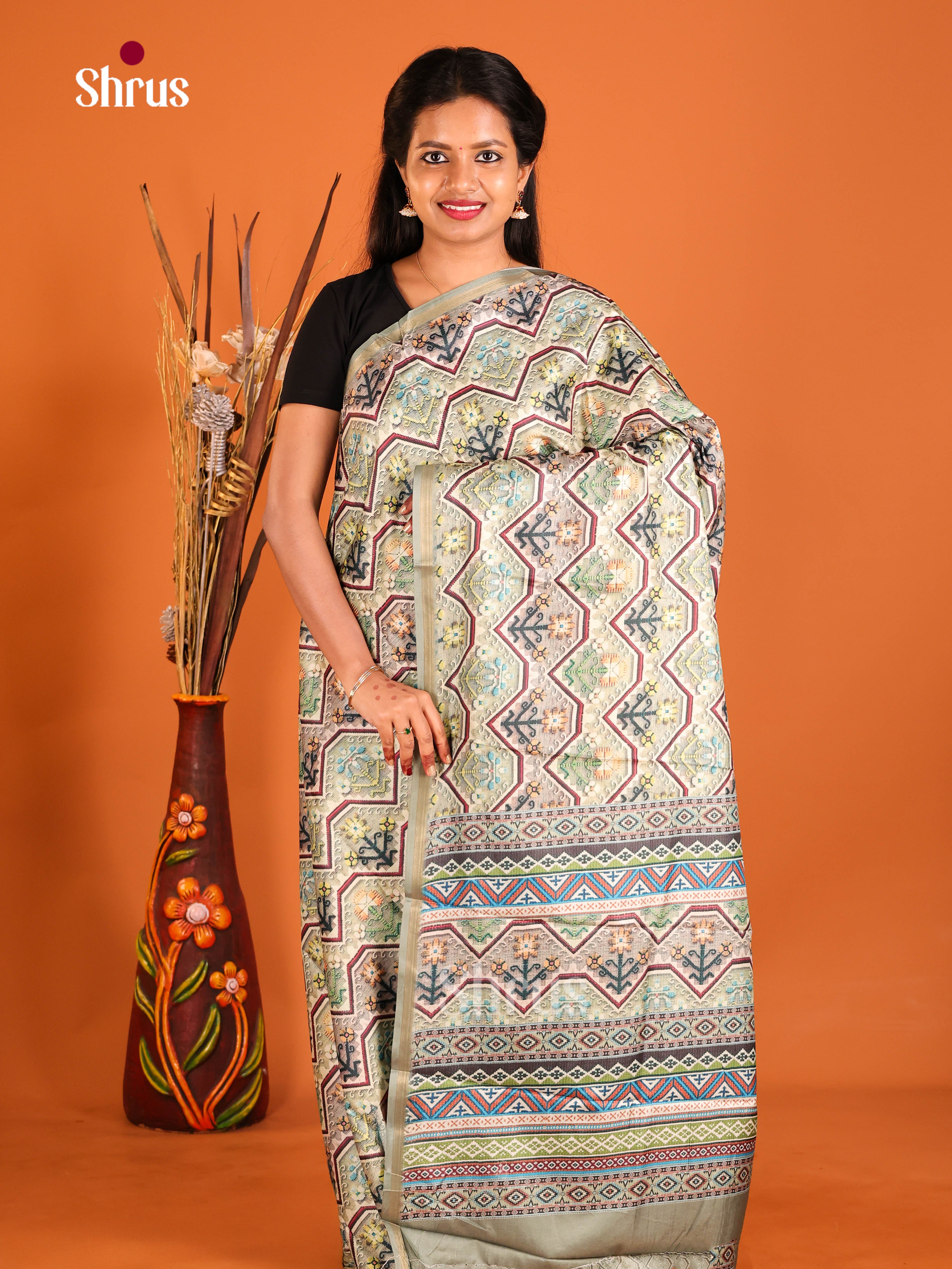 Cream & Green - Art Modal Saree