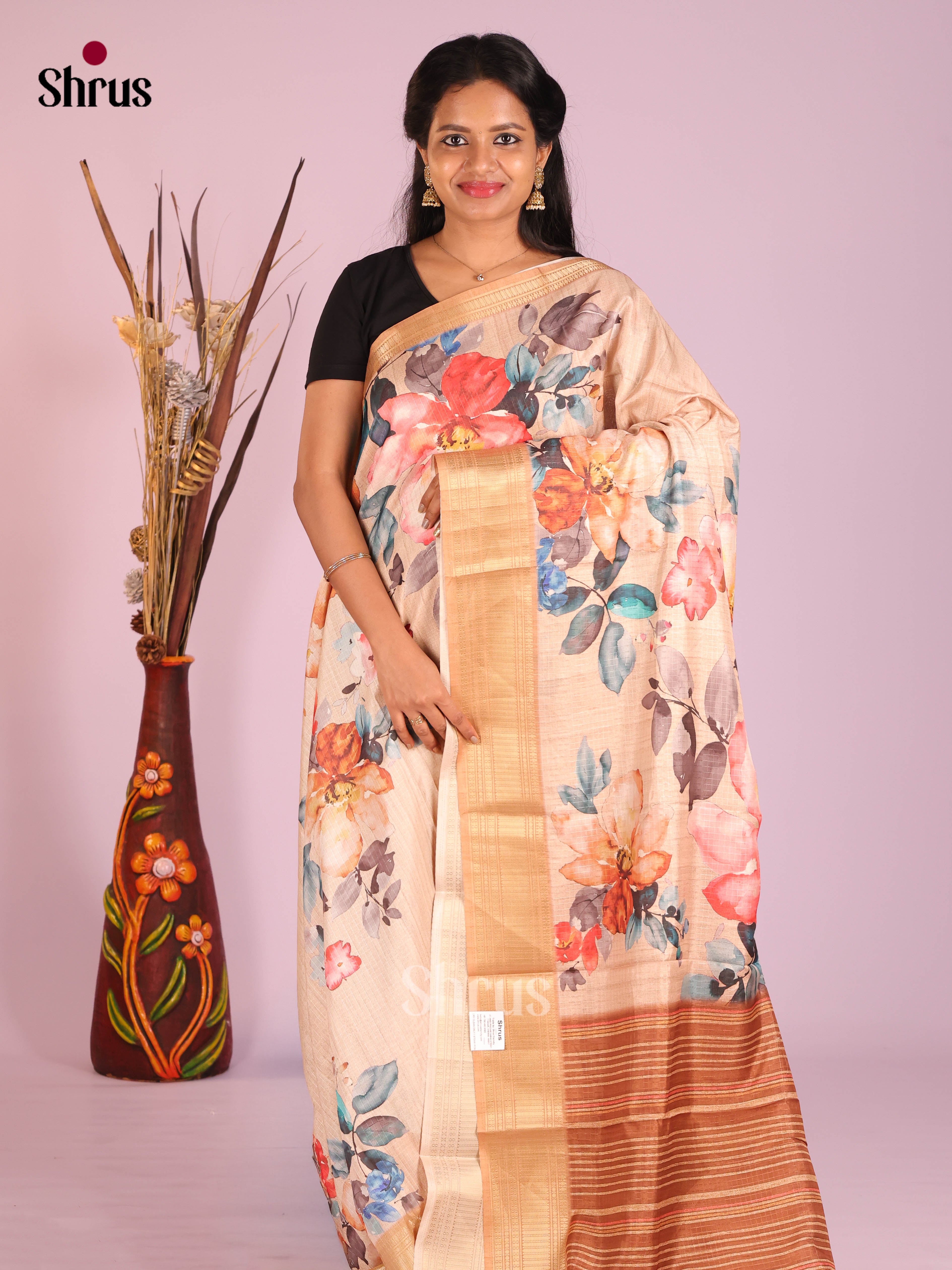 DIS09347 - Semi Dola silk Saree