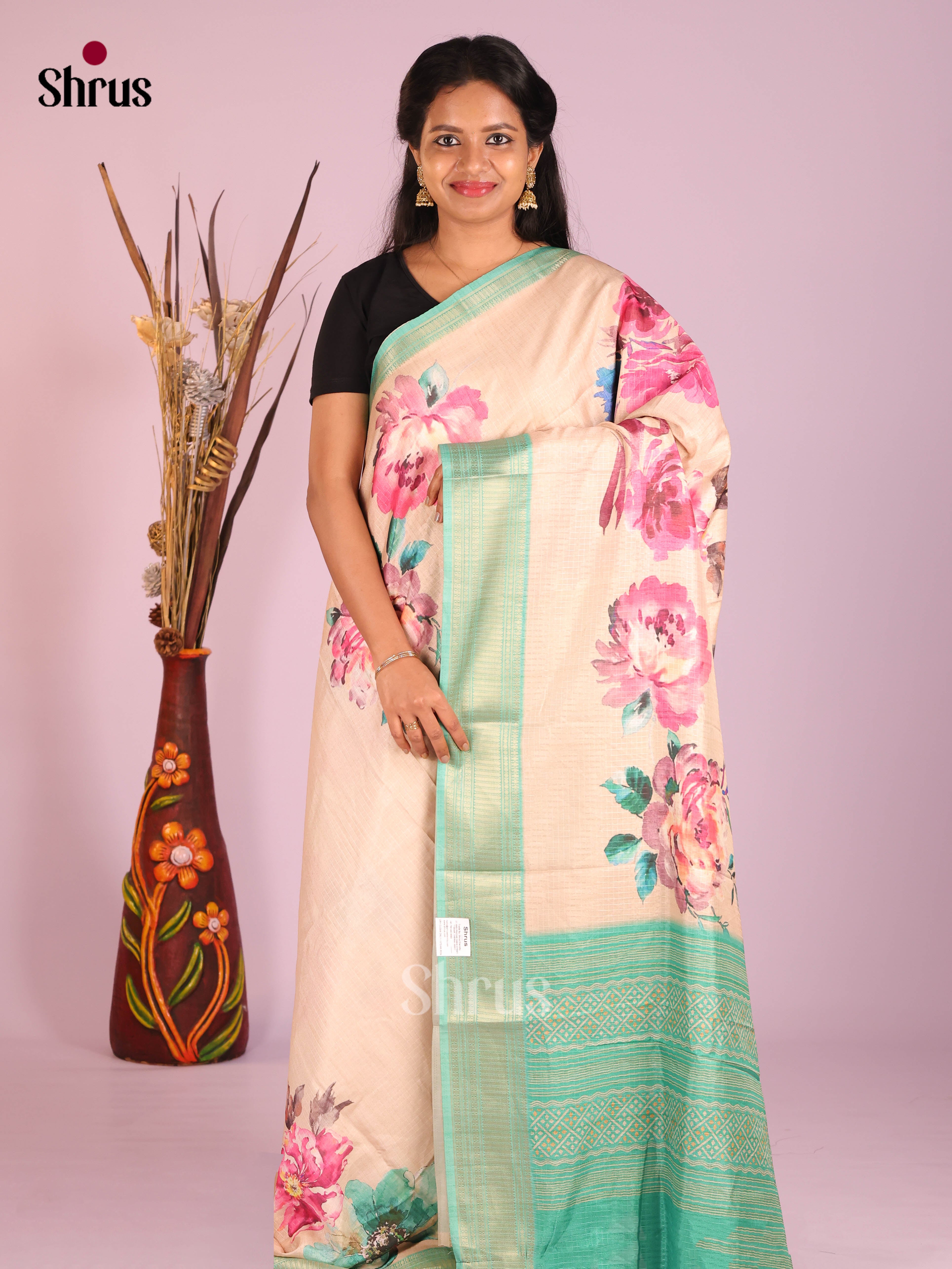 DIS09348 - Semi Dola silk Saree