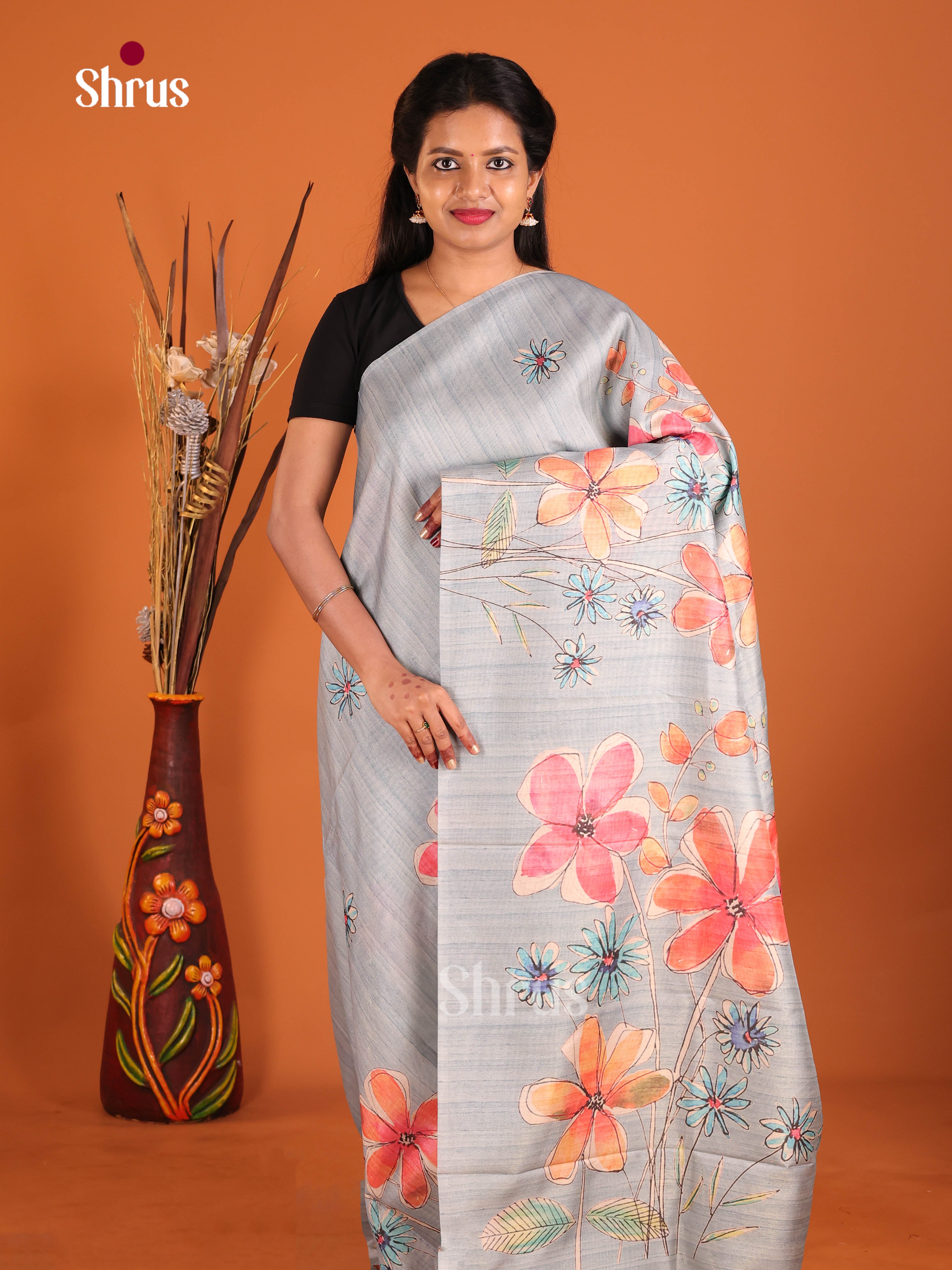 DIS09781 - Butter silk Saree - Shop on Shrus.com