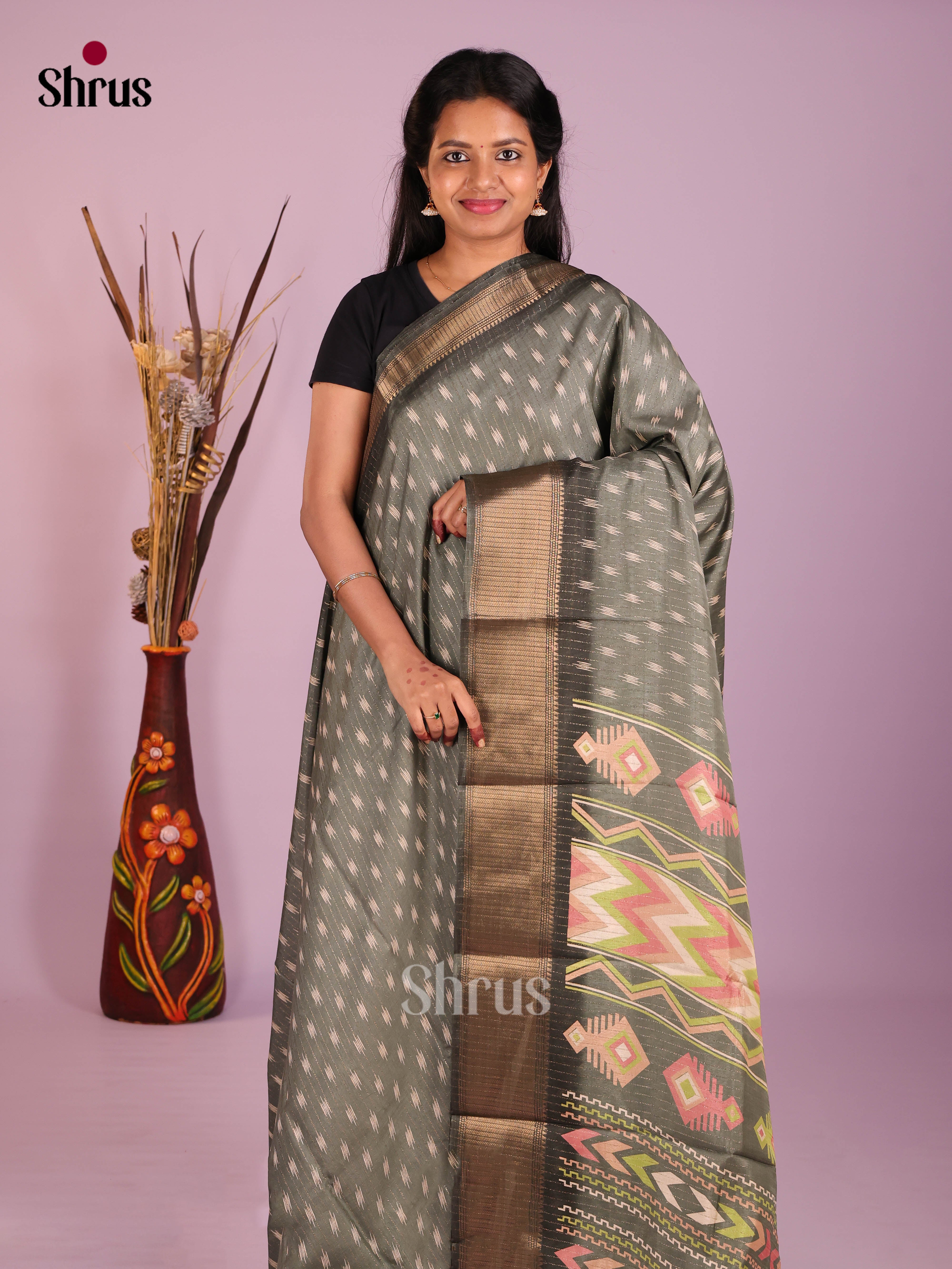 Grey - Semi Crepe Saree - Shop on Shrus.com
