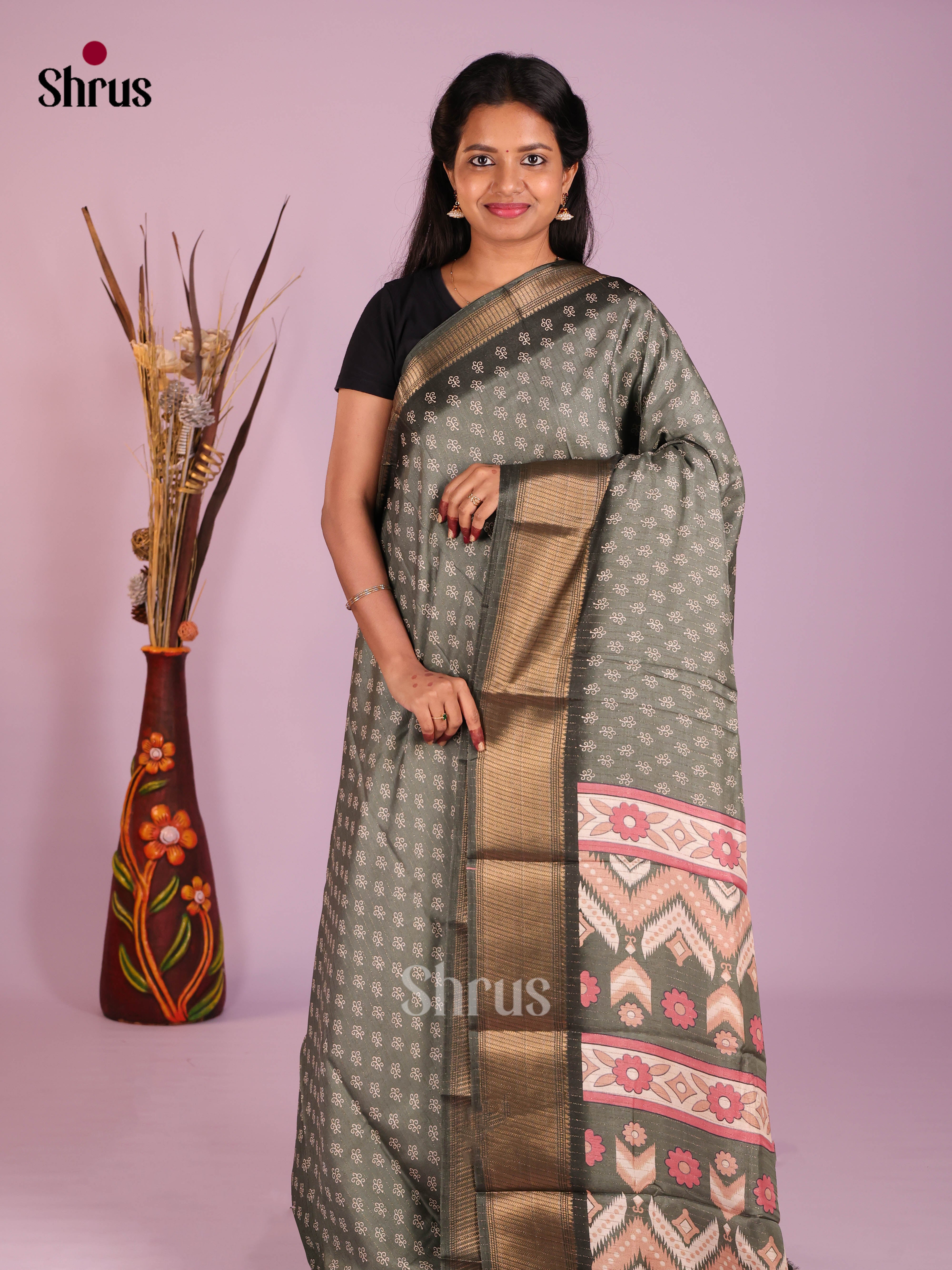 Grey - Semi Crepe Saree - Shop on Shrus.com