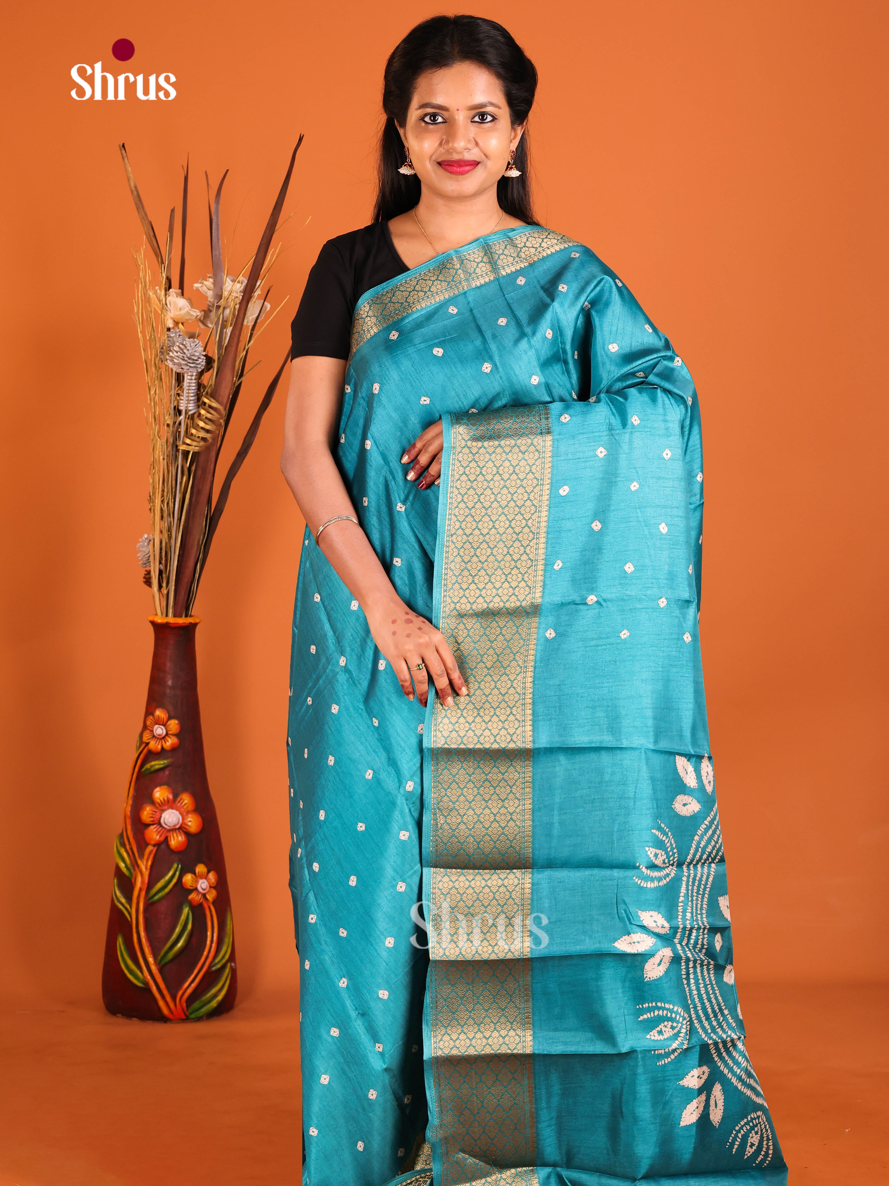 DIS10262 - Semi Crepe Saree - Shop on Shrus.com