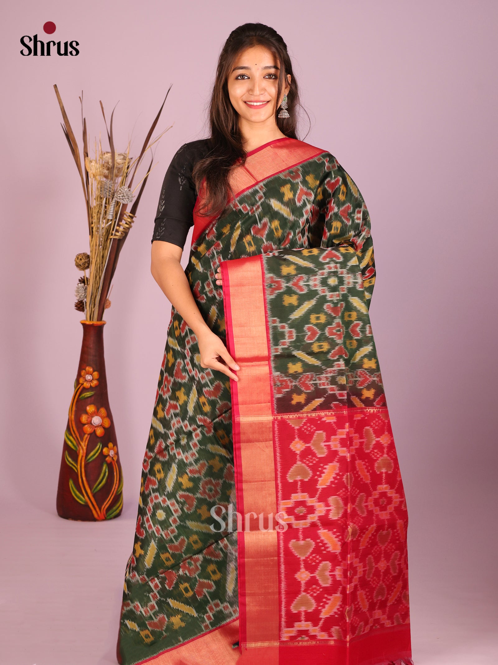 Elegant Dark Green Pochampally Silk Cotton Saree & Orangish Red Ikkat Pallu