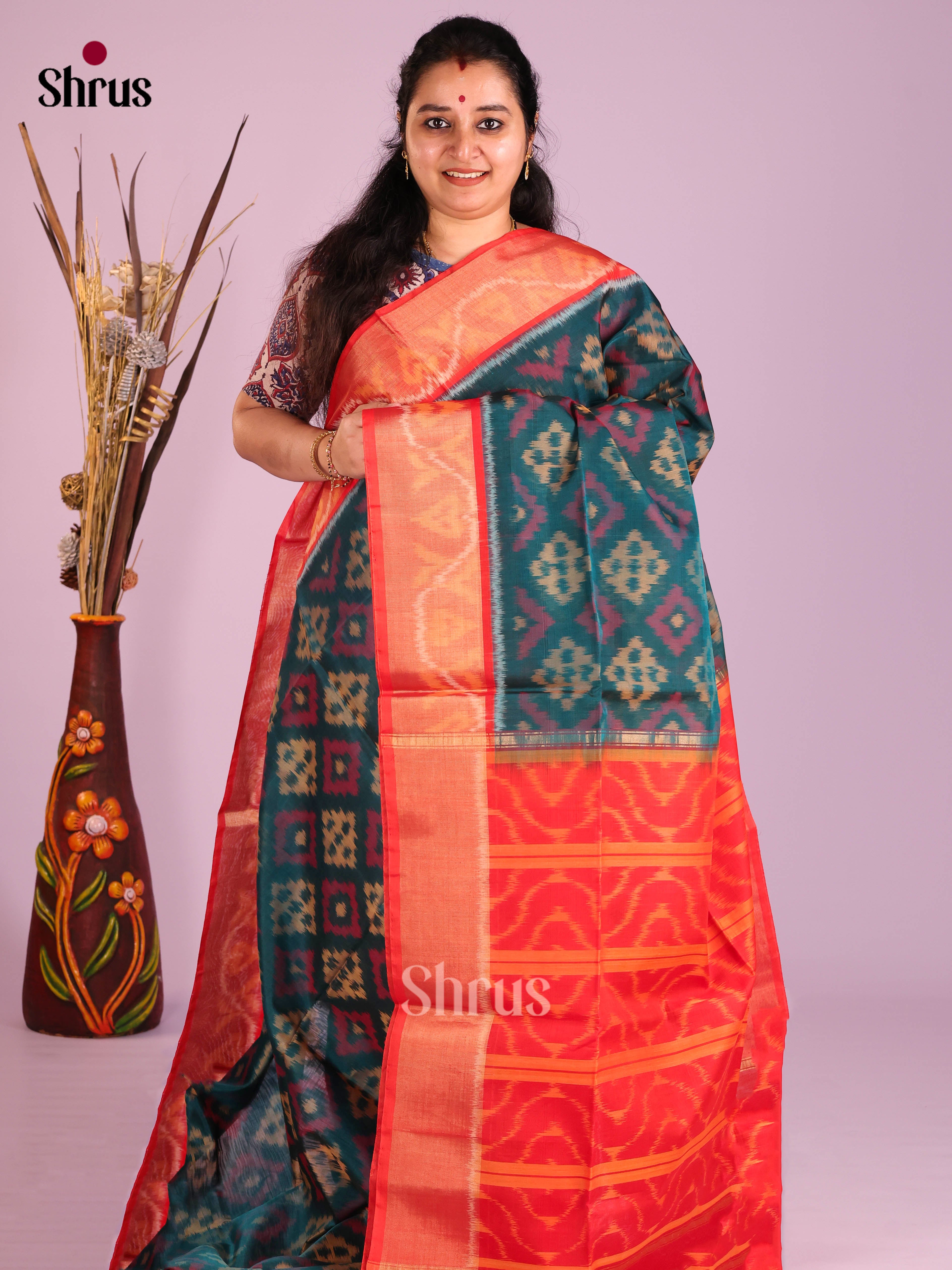 Peacock Green & Red - Pochampally sico Saree
