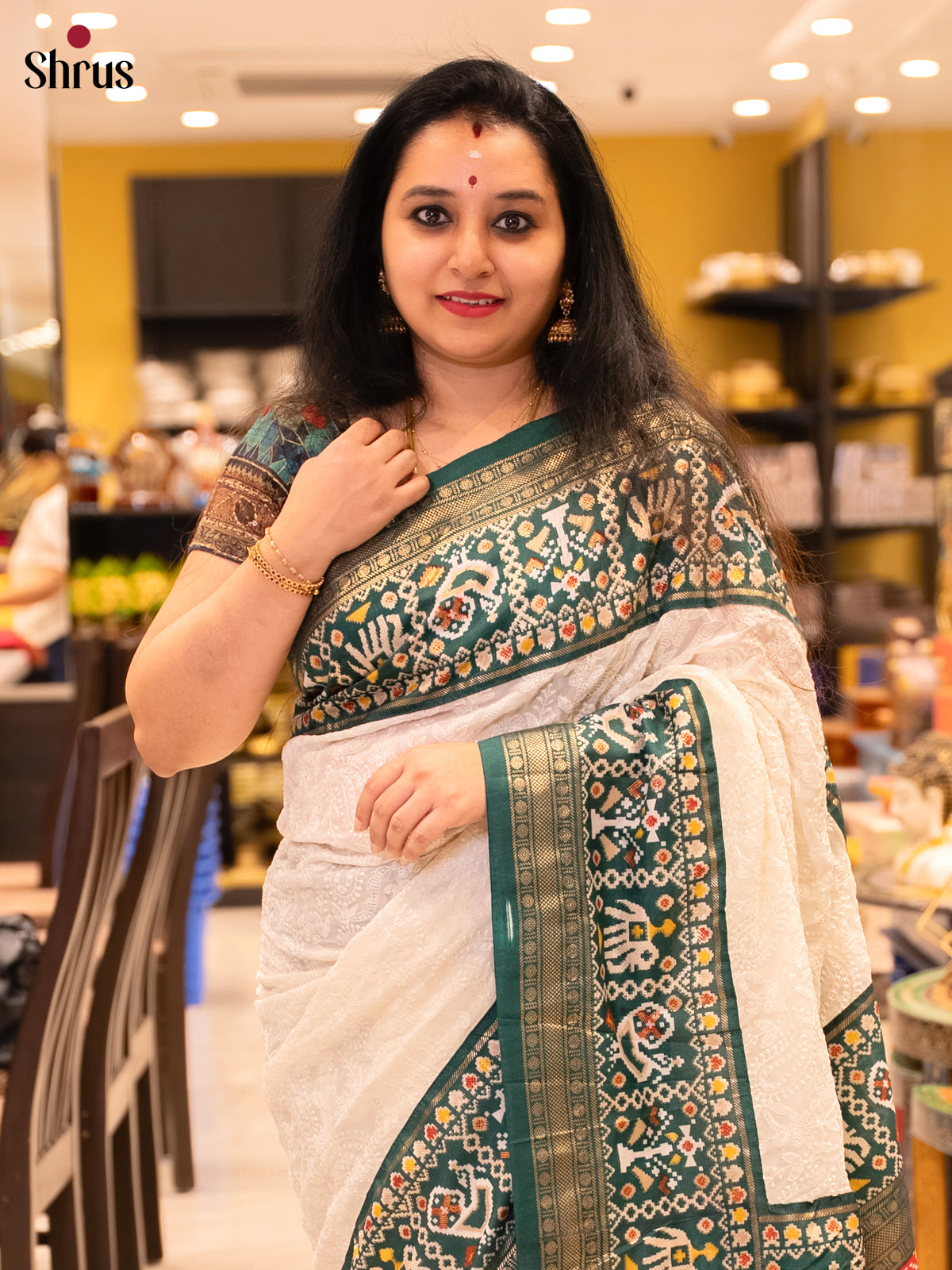 DIS14656 - Semi Ikkat Saree