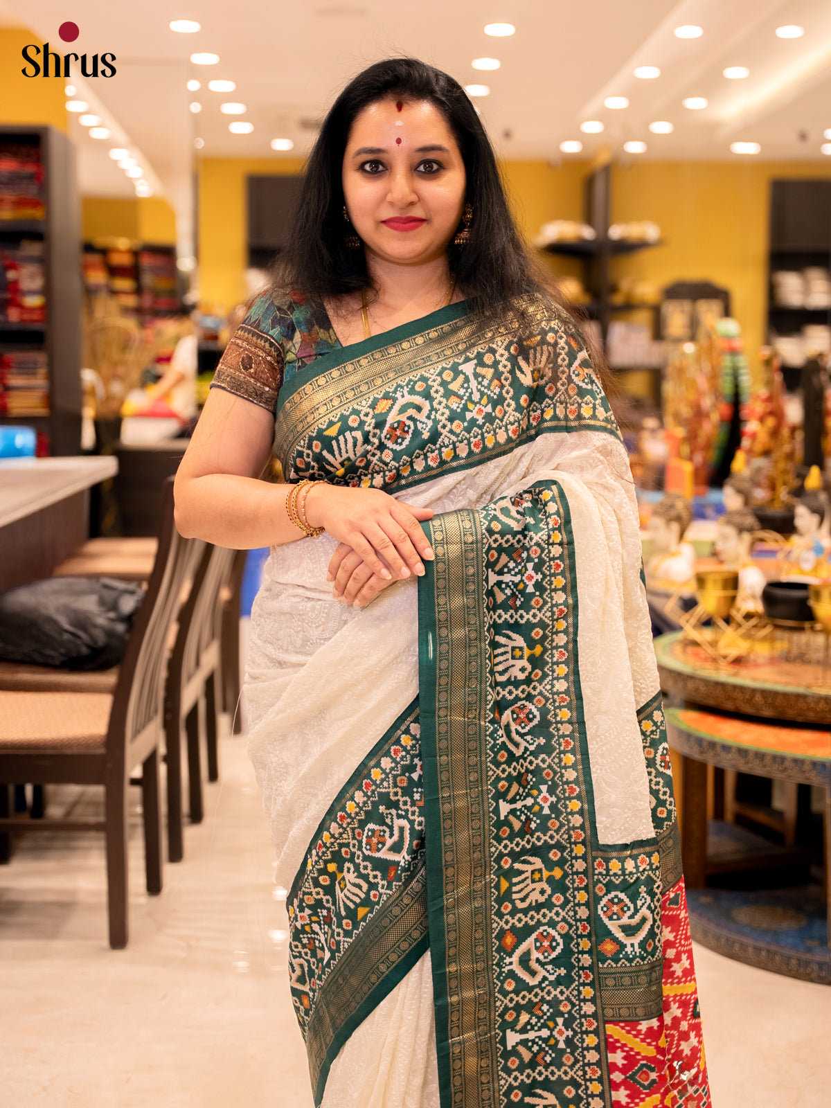 DIS14656 - Semi Ikkat Saree