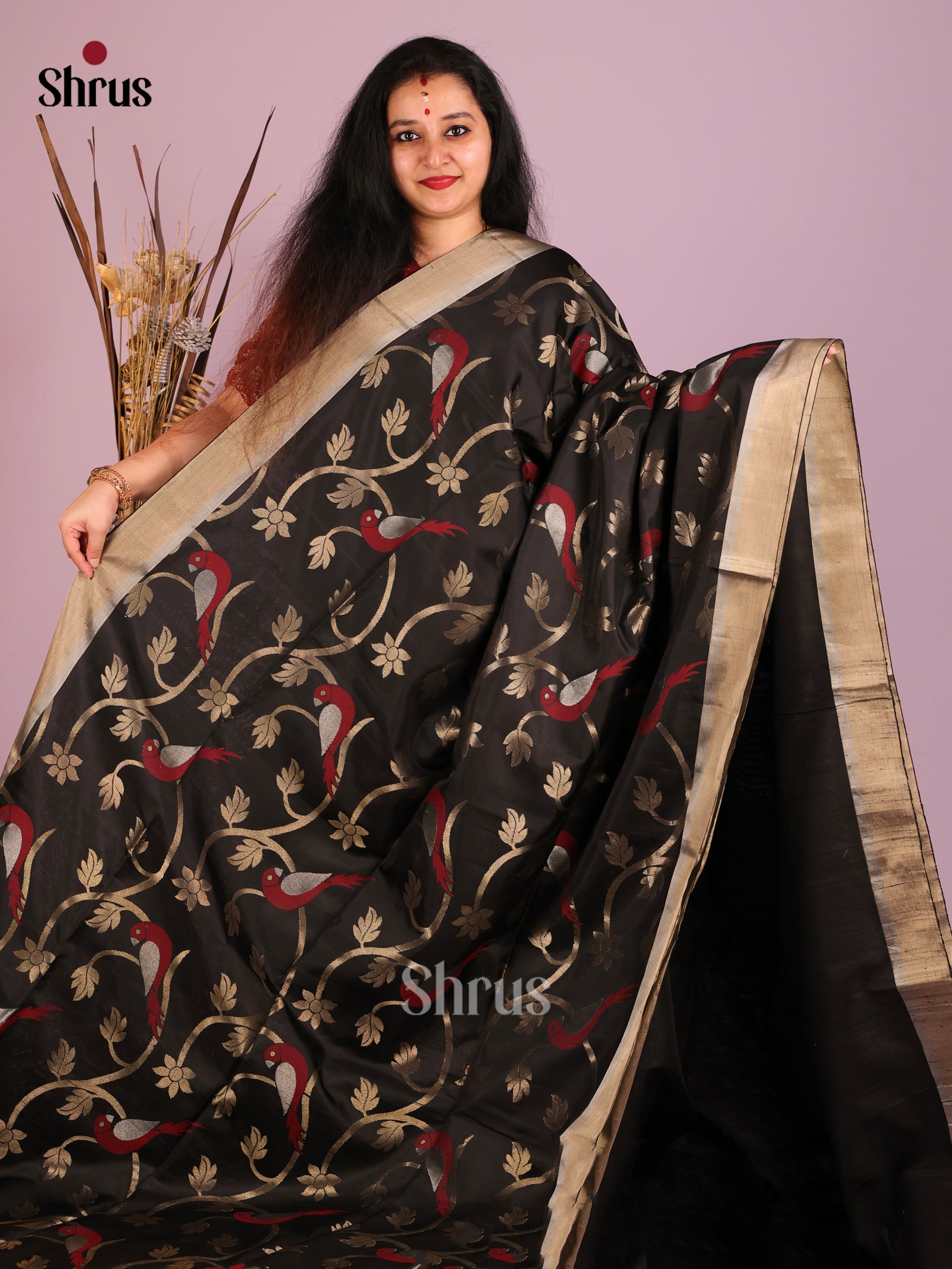 Stunning Black Soft Silk Saree with Flowers & birds motifs & Zari Border 1