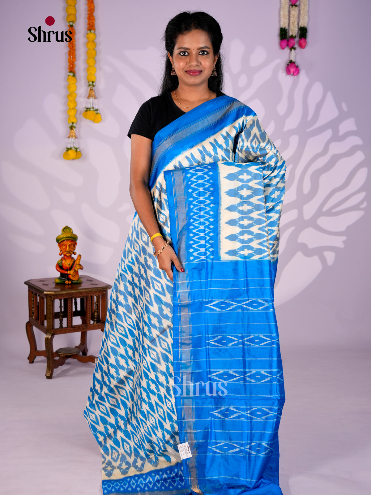 DIS16139 - Ikkat Silk Saree - Shop on Shrus.com