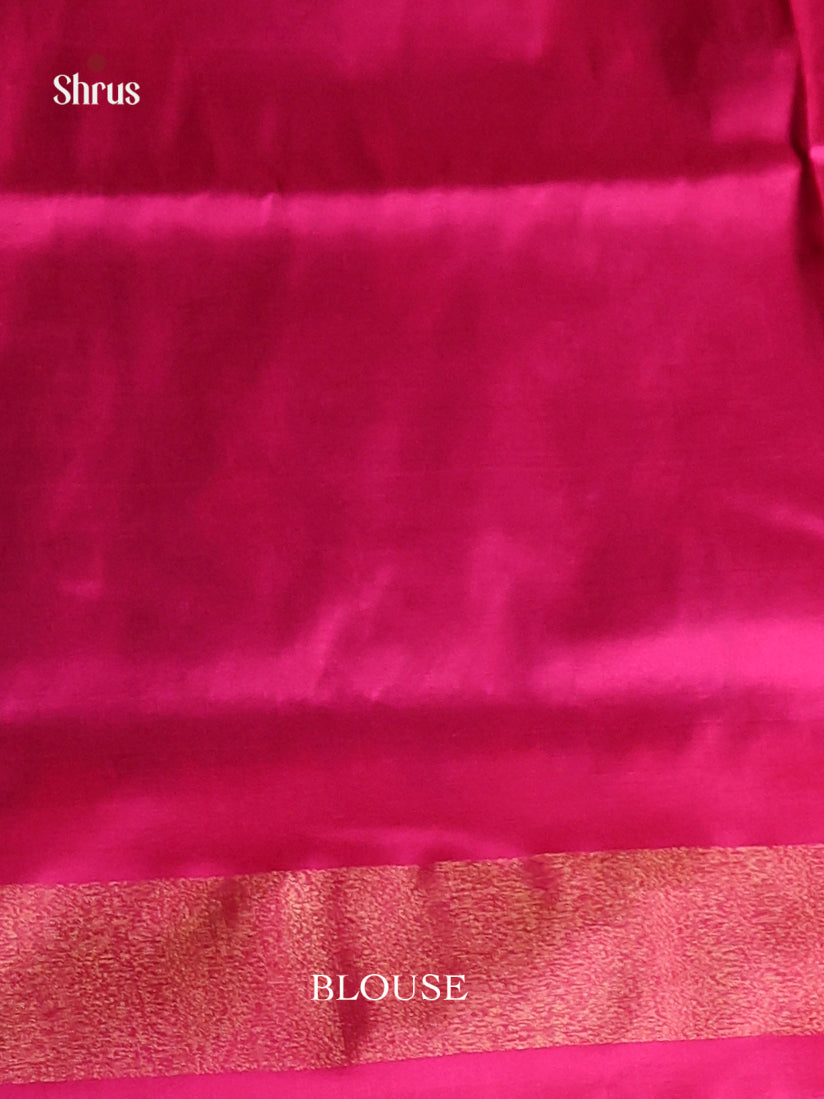 DIS16169 - Ikkat Silk Saree