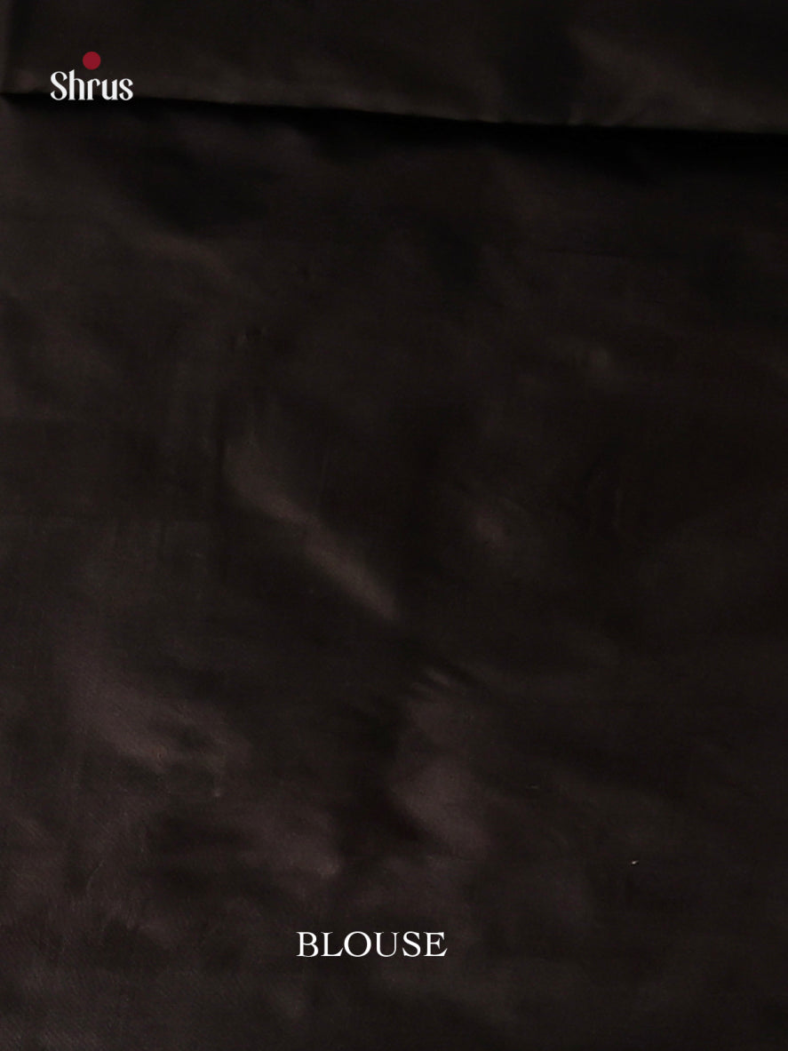 DIS16237 - Ikkat Silk Saree