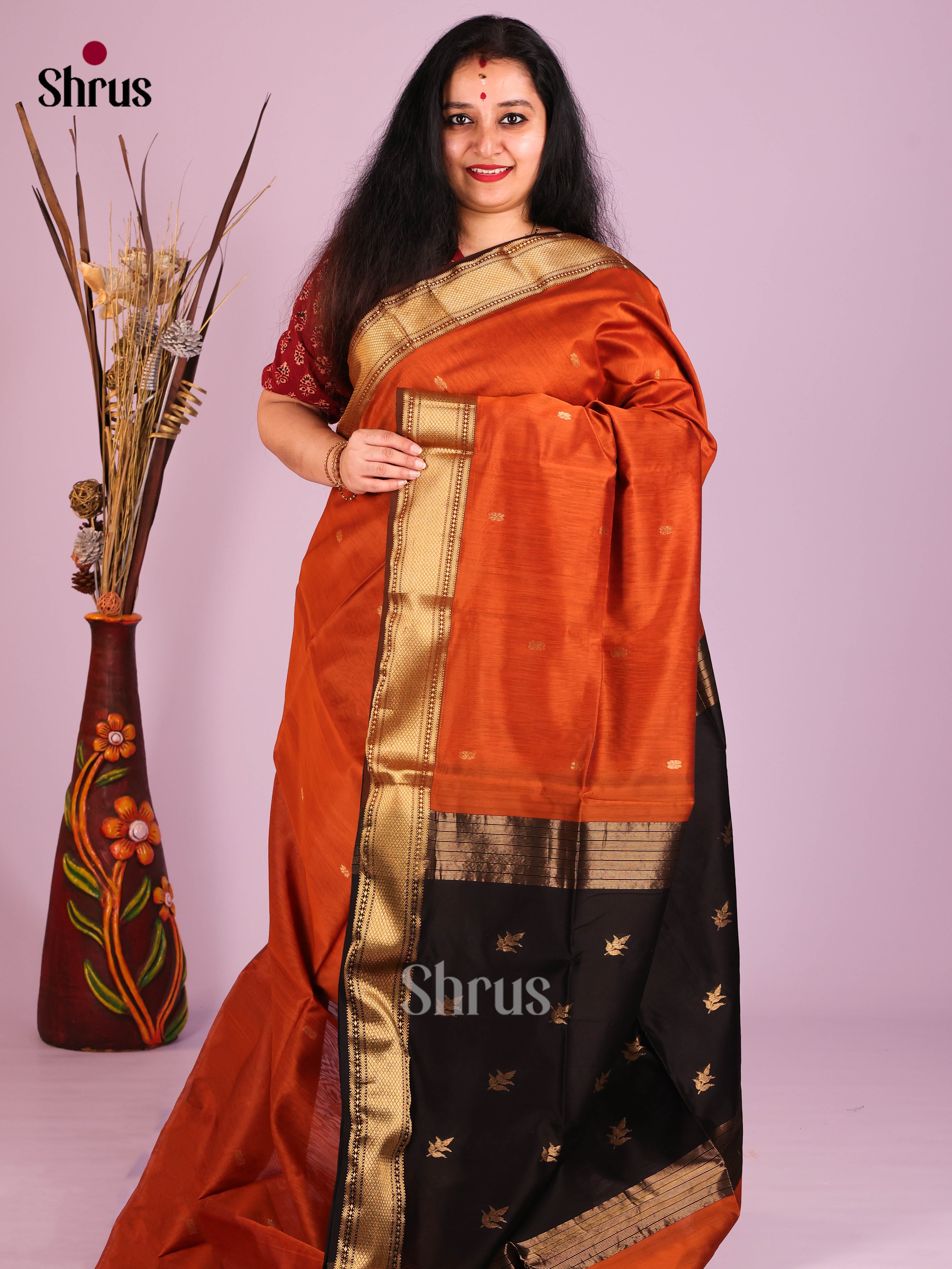 DIS16295 - Maheshwari silkcotton Saree - Shop on Shrus.com