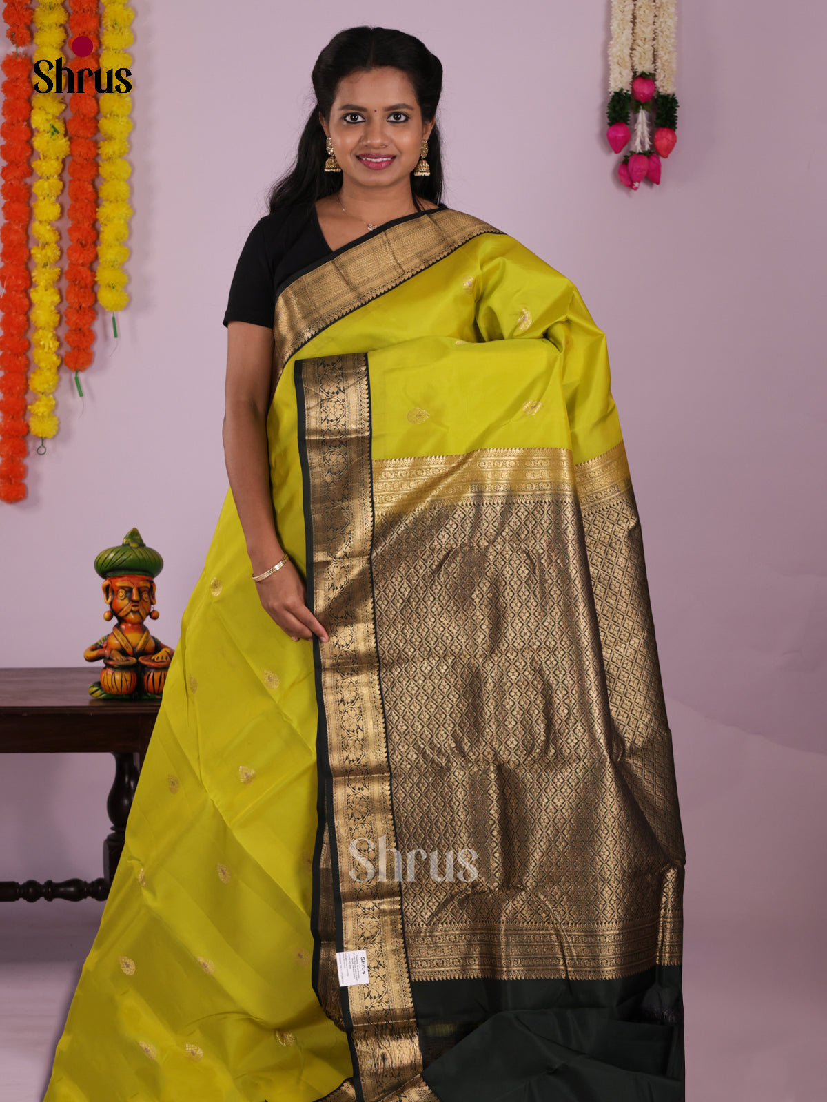 DIS16723 - Kanchipuram-halfpure Saree - Shop on Shrus.com