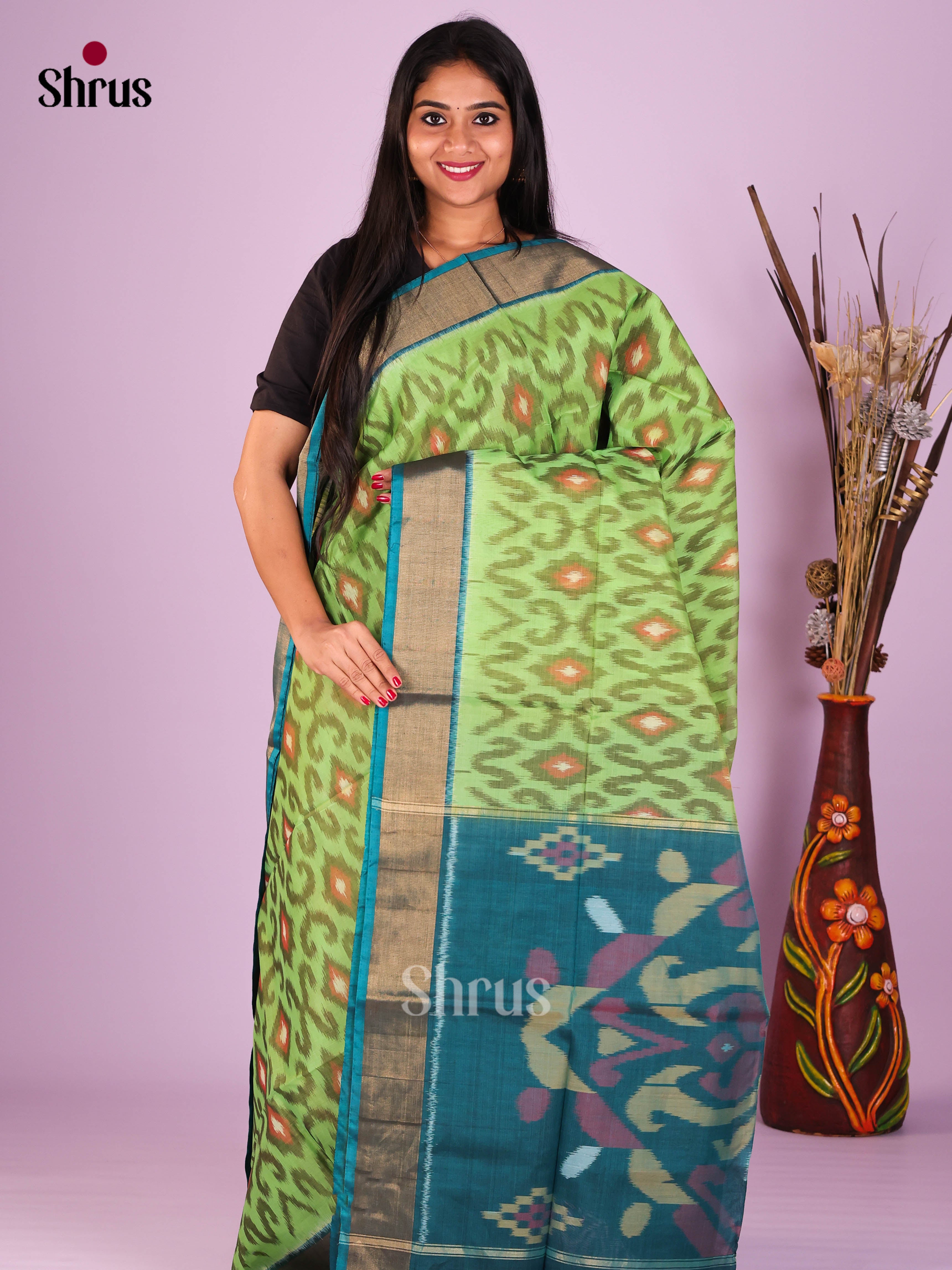 Light Green & Green - Pochampally sico Saree