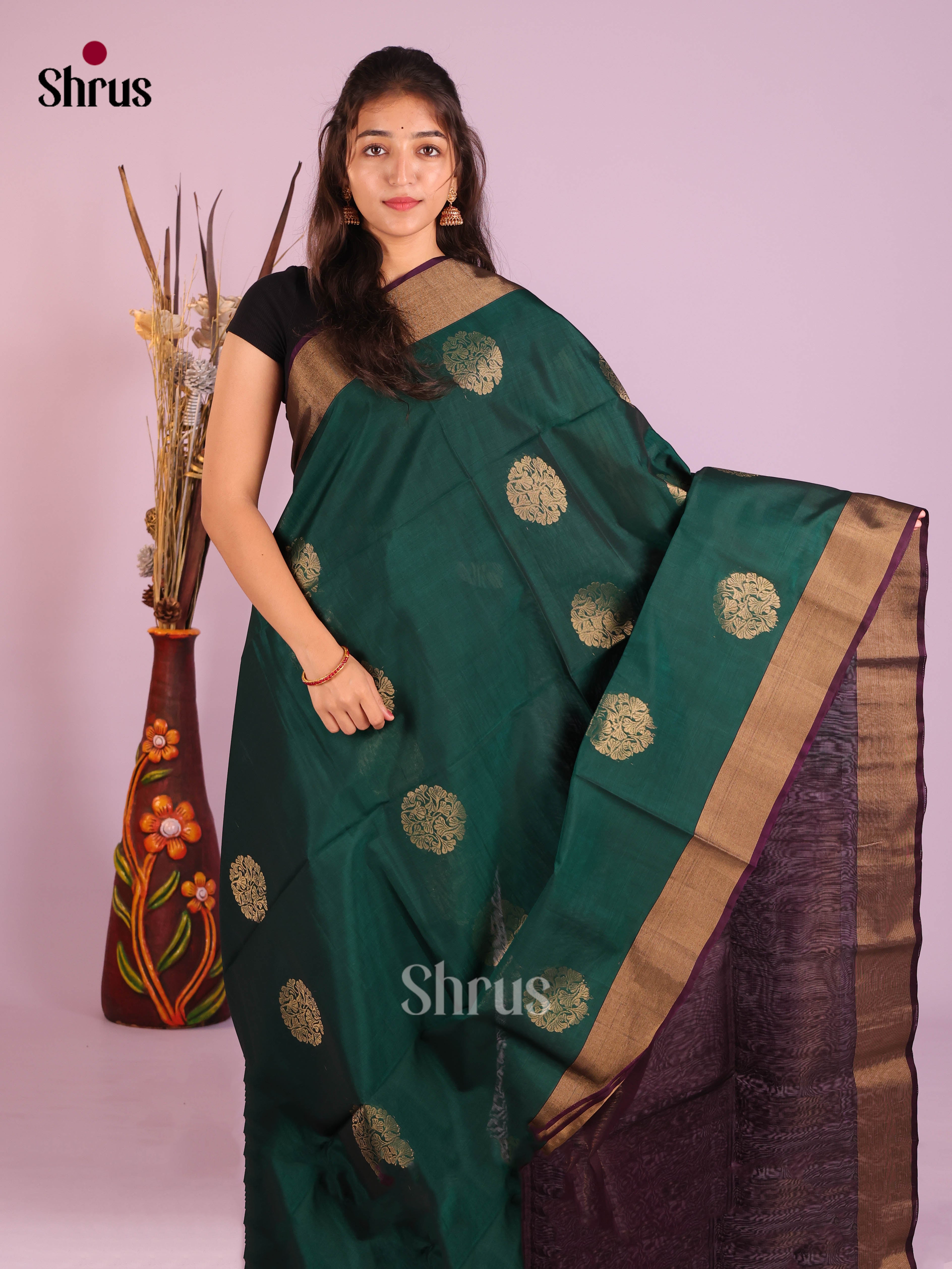 Green   -Timeless Silk Cotton Saree - Shop on Shrus.com