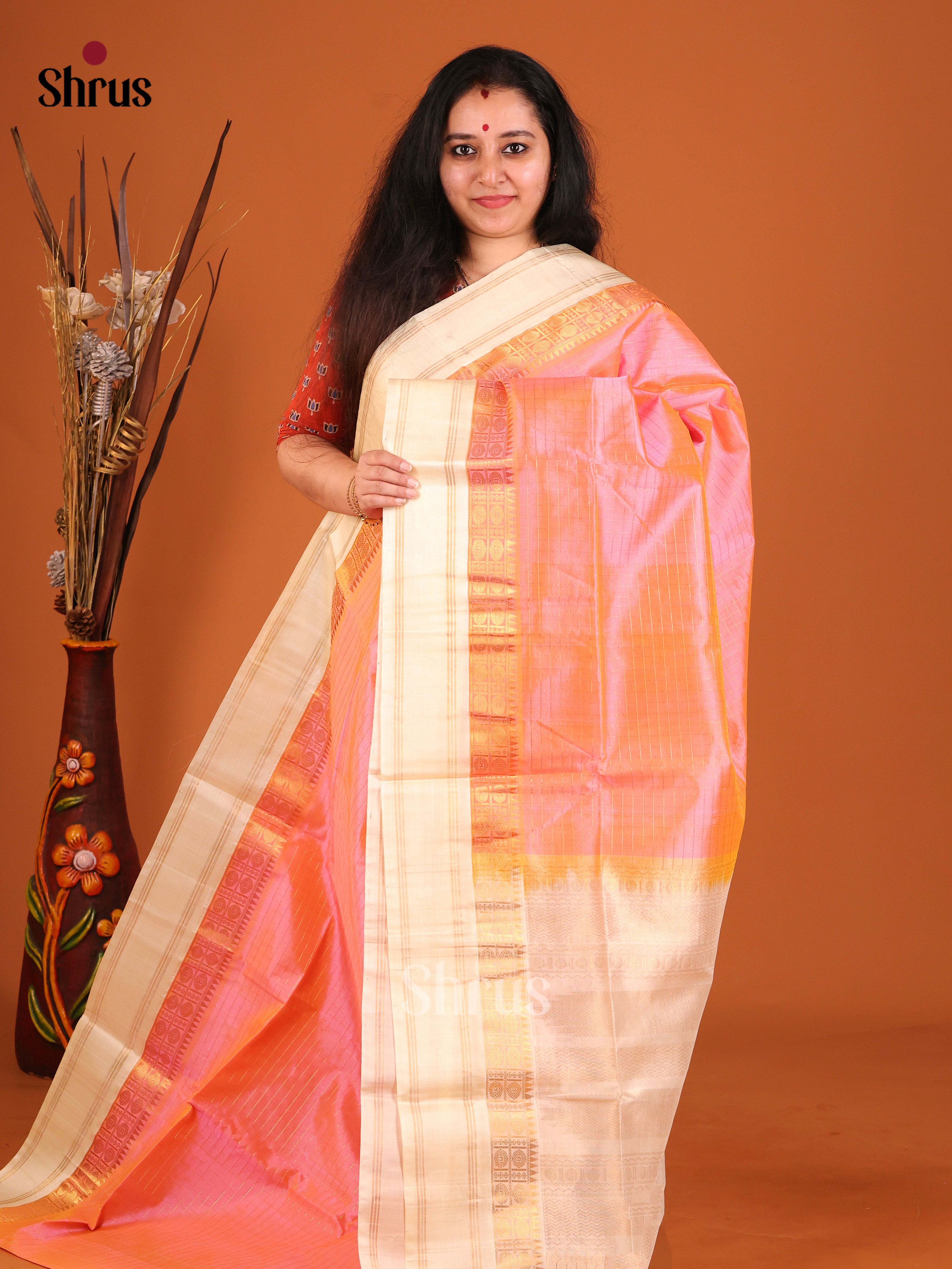 DIS17189 - Korvai-kattams Saree