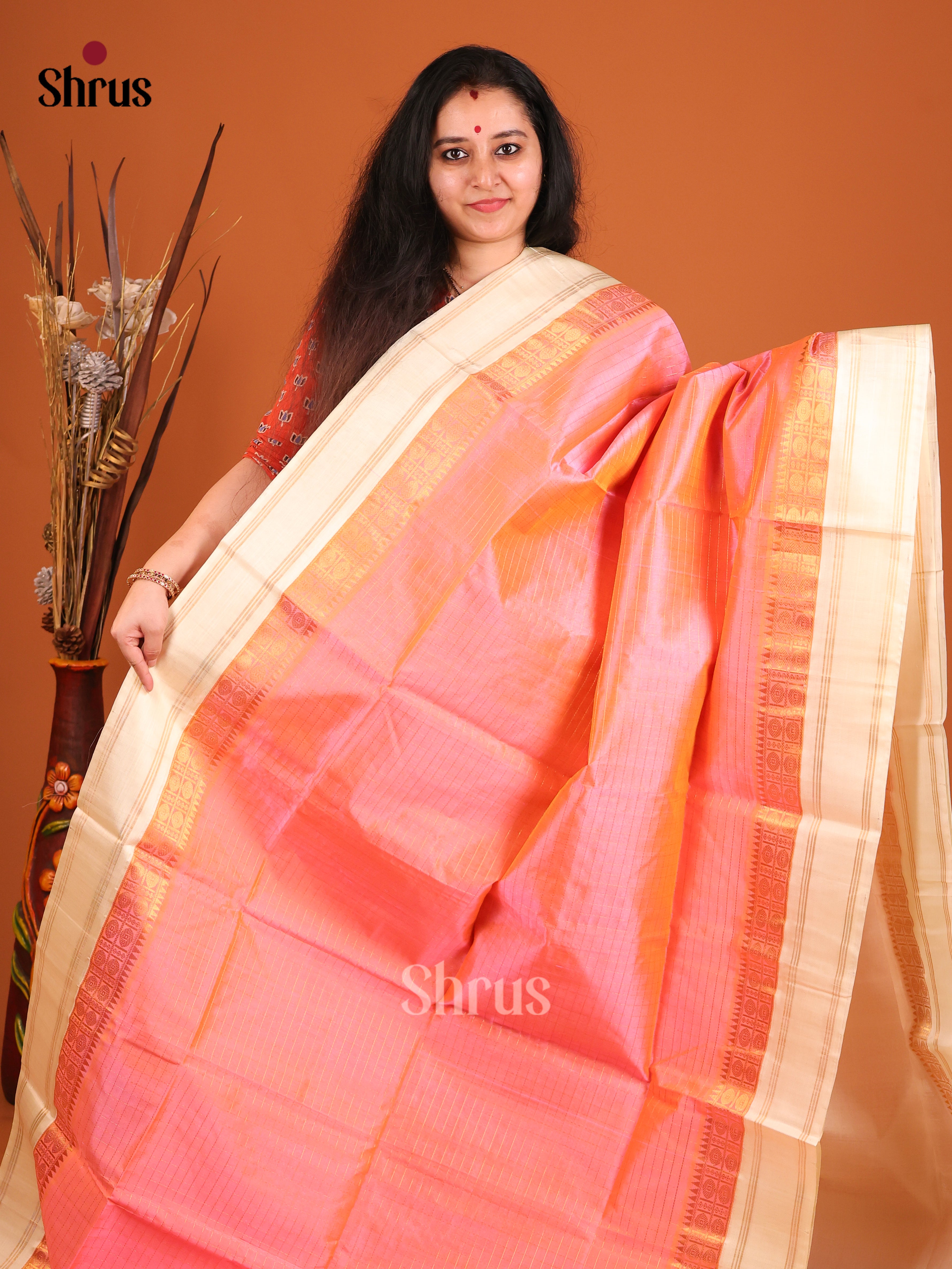 DIS17189 - Korvai-kattams Saree