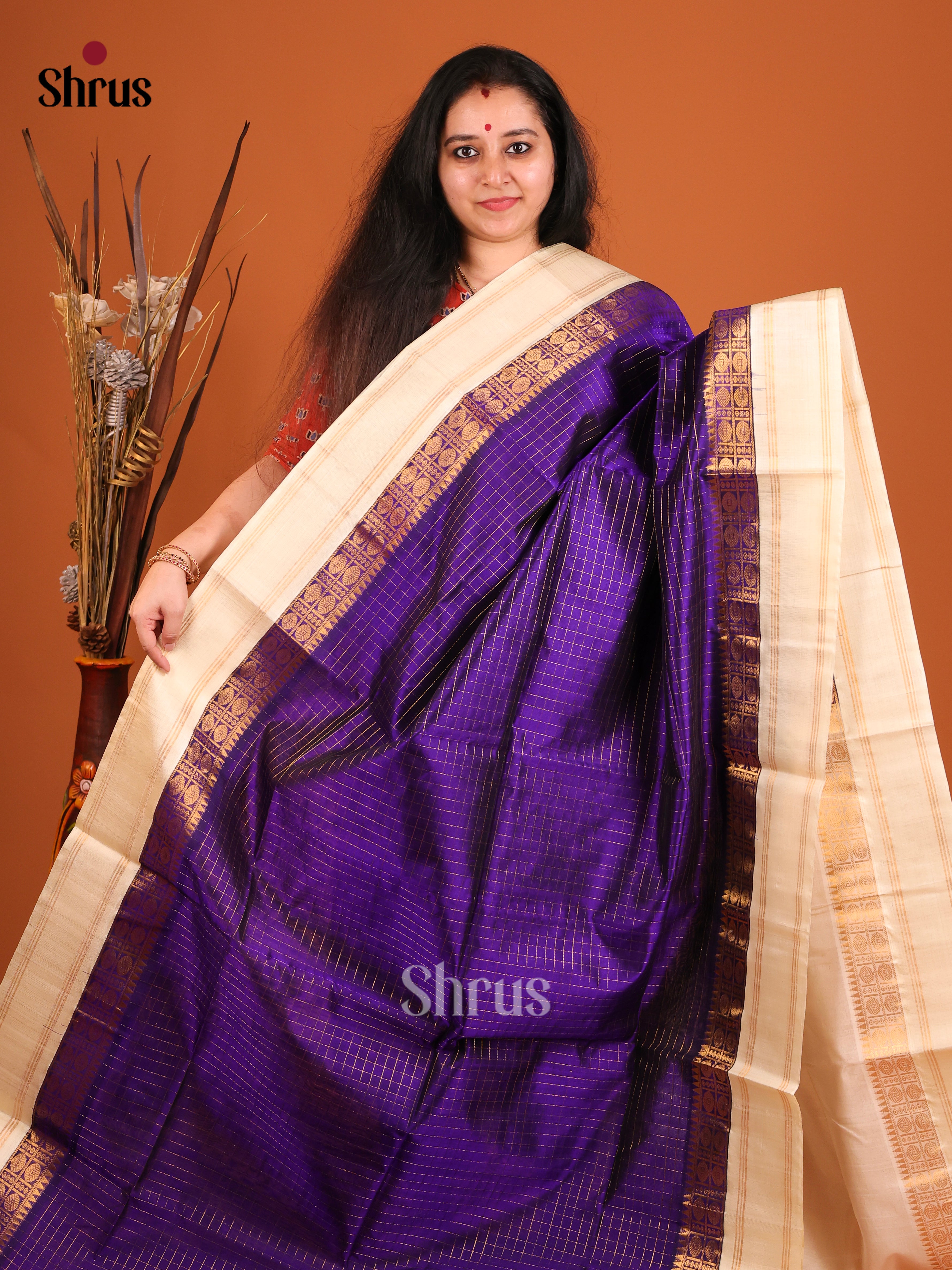 DIS17190 - Korvai-kattams Saree