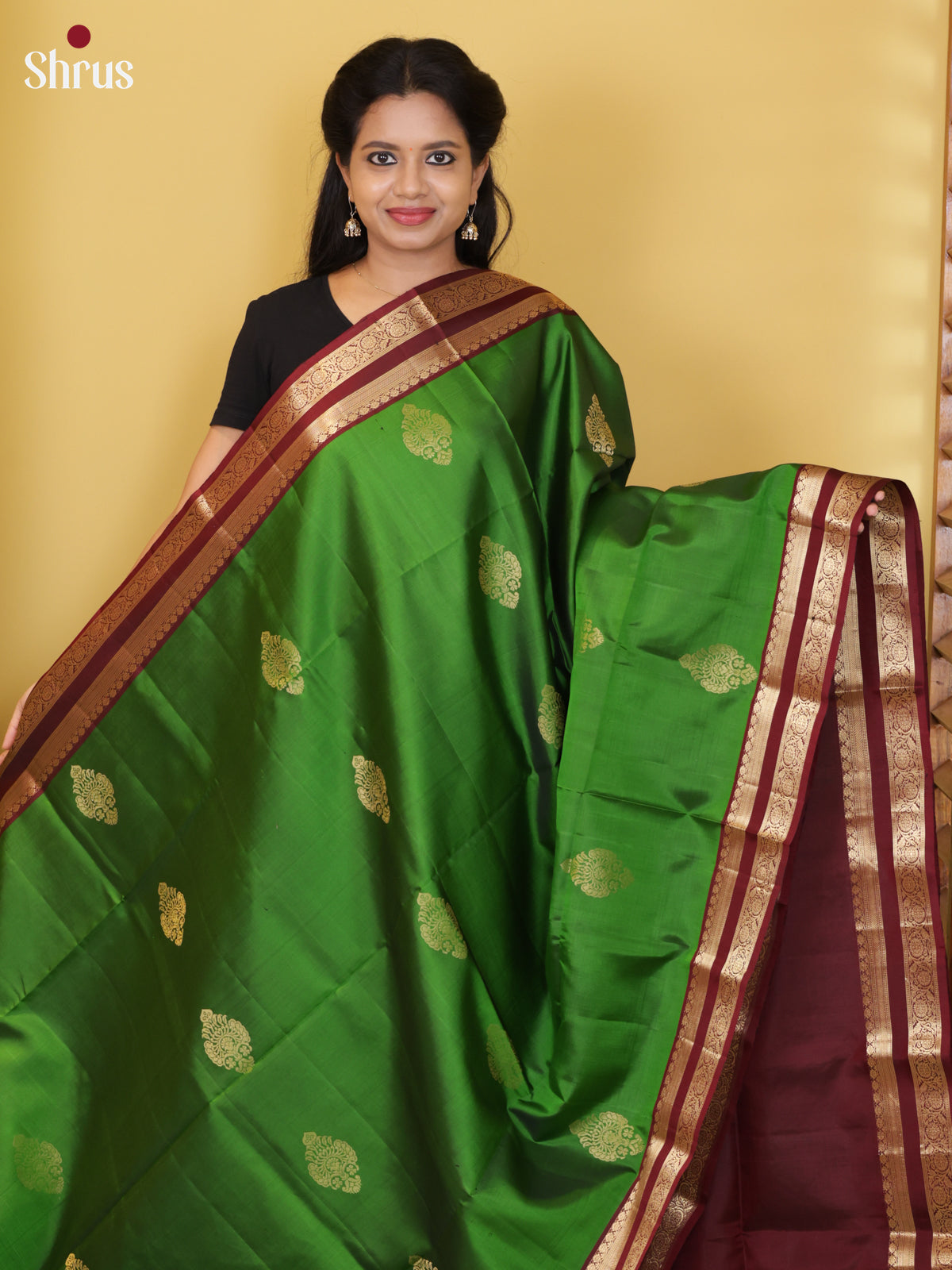 DIS17665 - Soft Silk (HR) Saree - Shop on Shrus.com