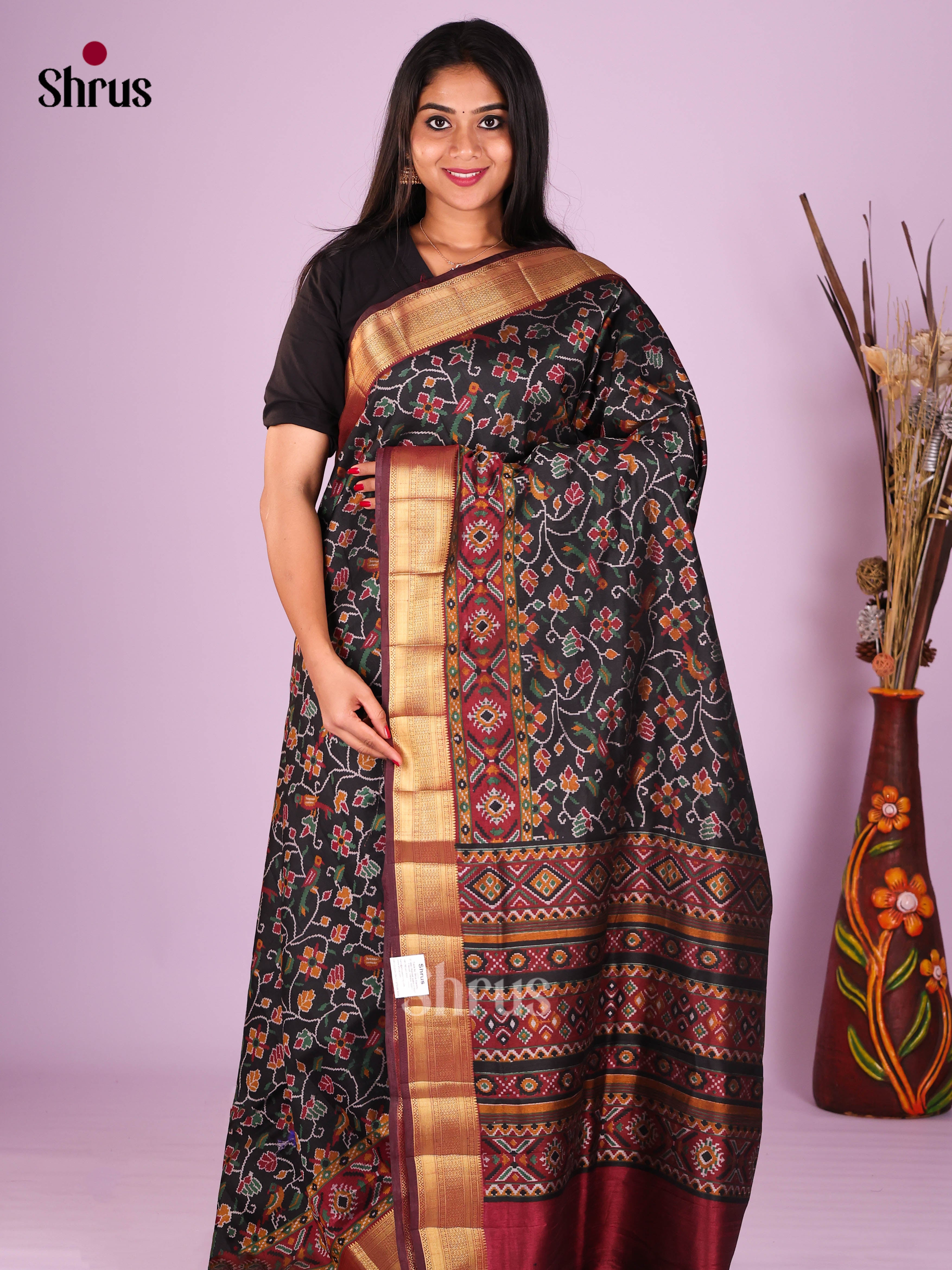 DIS18231 - Semi Patola Saree