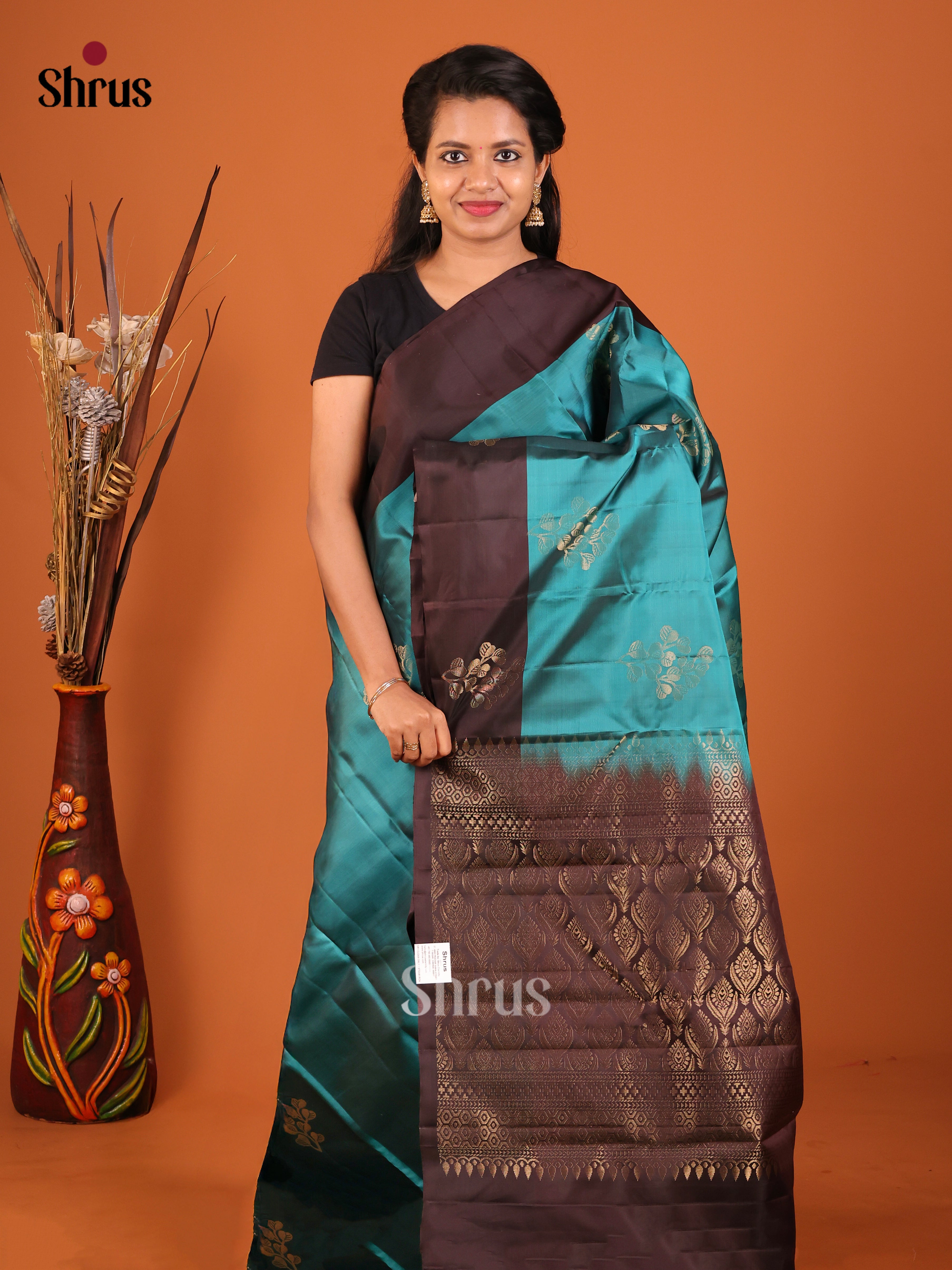 DIS19327 - Softsilk-halfpure Saree - Shop on Shrus.com