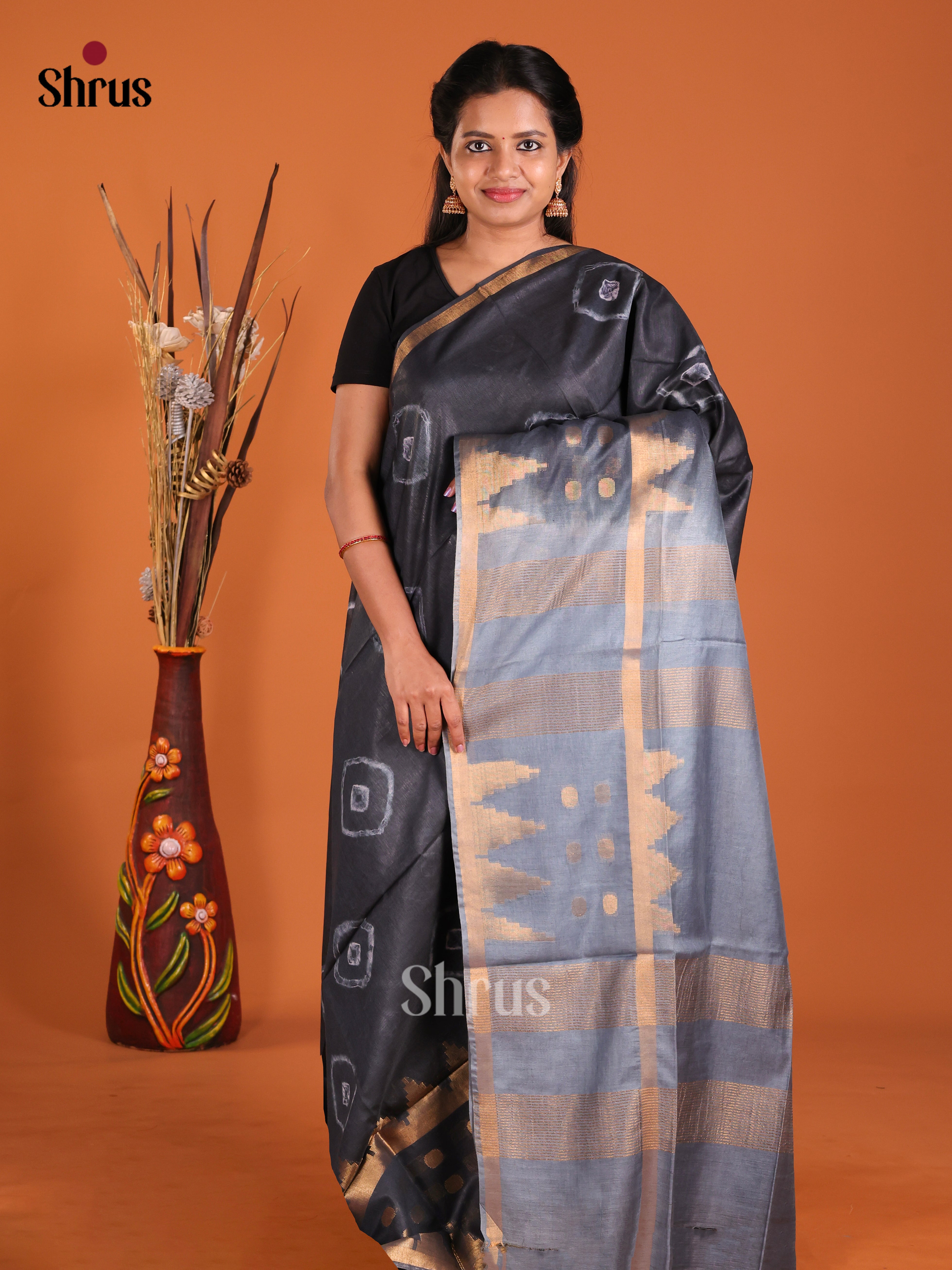 DIS20272 - Shibori Saree - Shop on Shrus.com