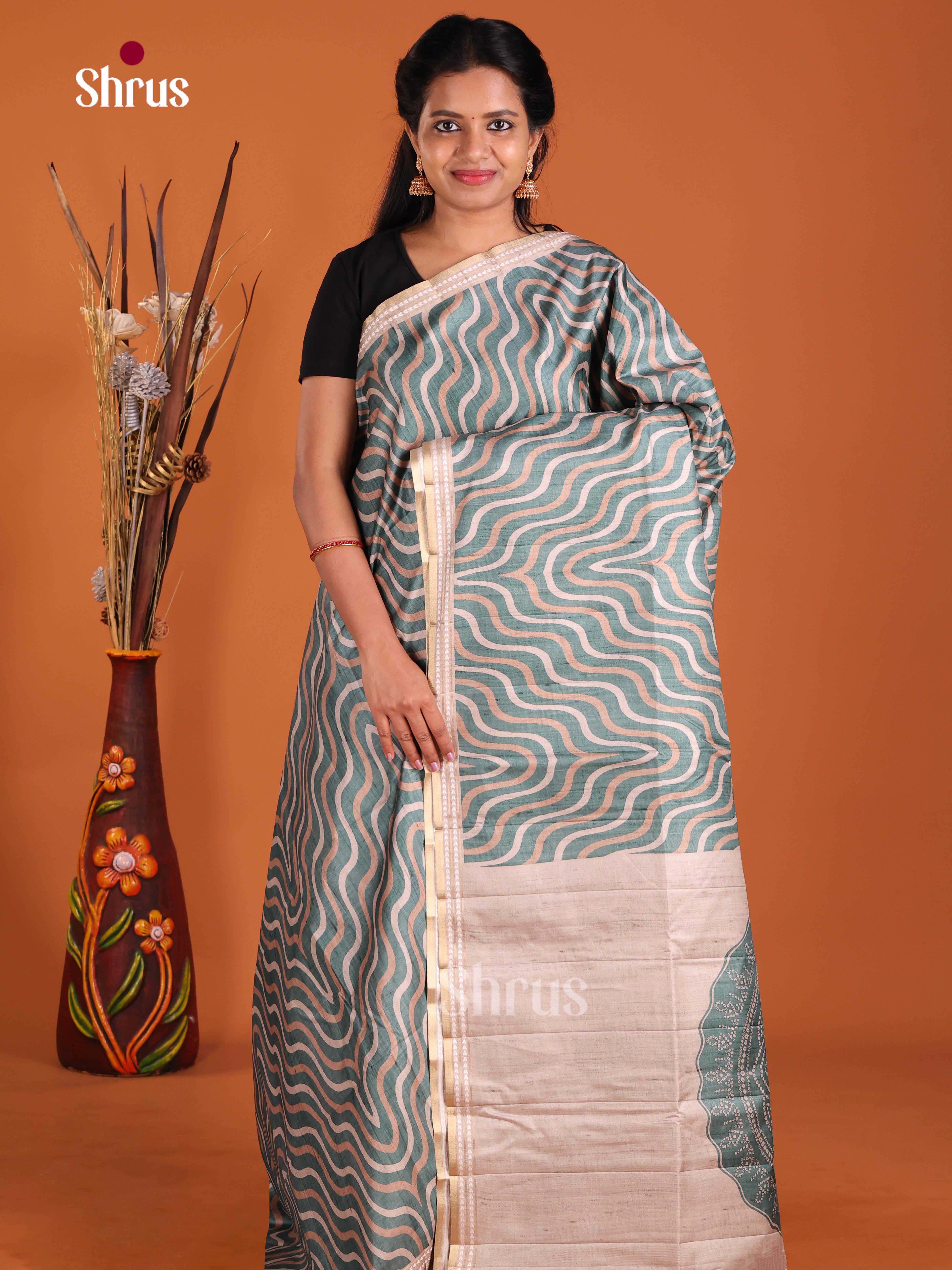 DIS21155 - Semi matka Saree