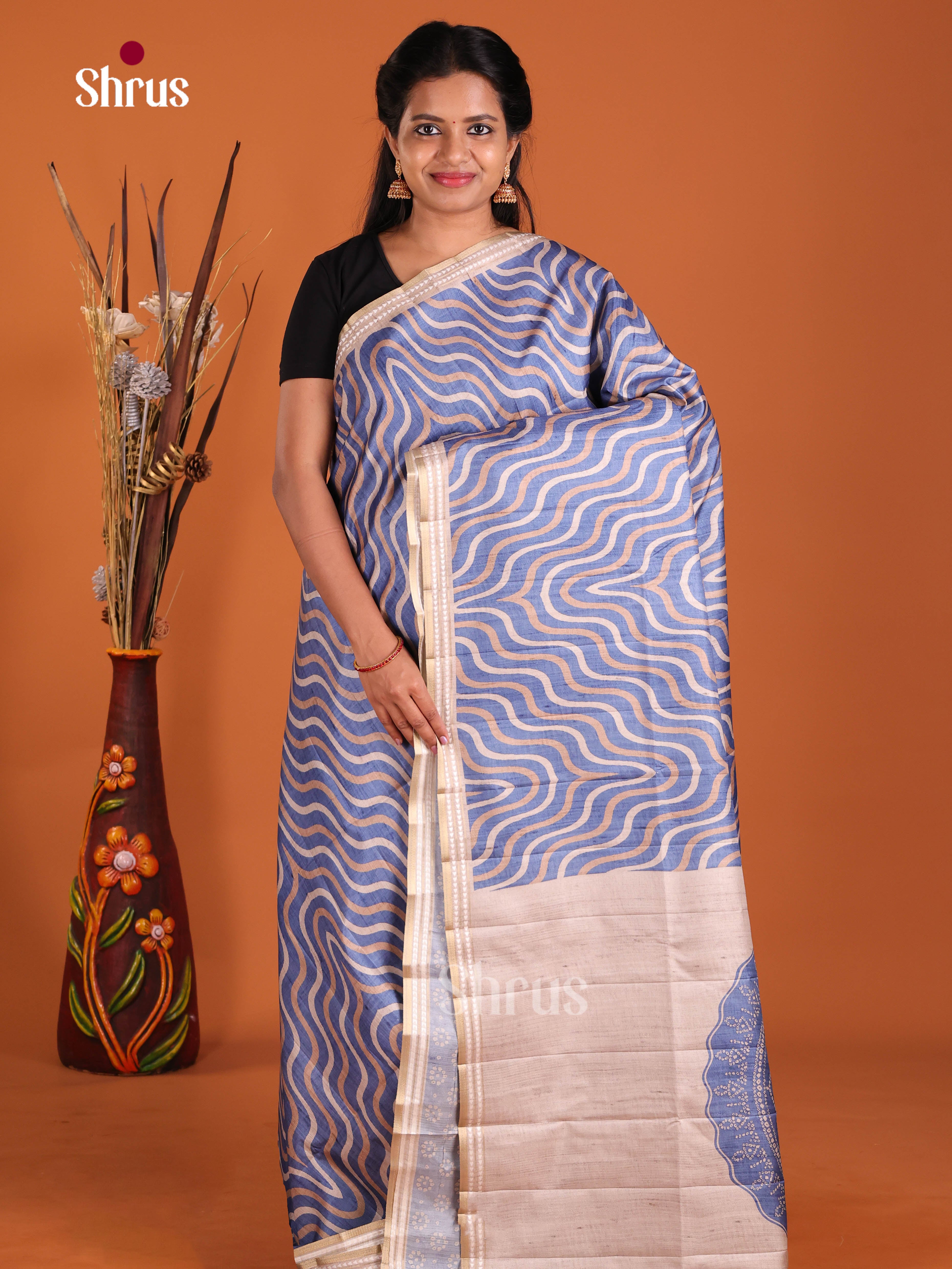 DIS21157 - Semi matka Saree