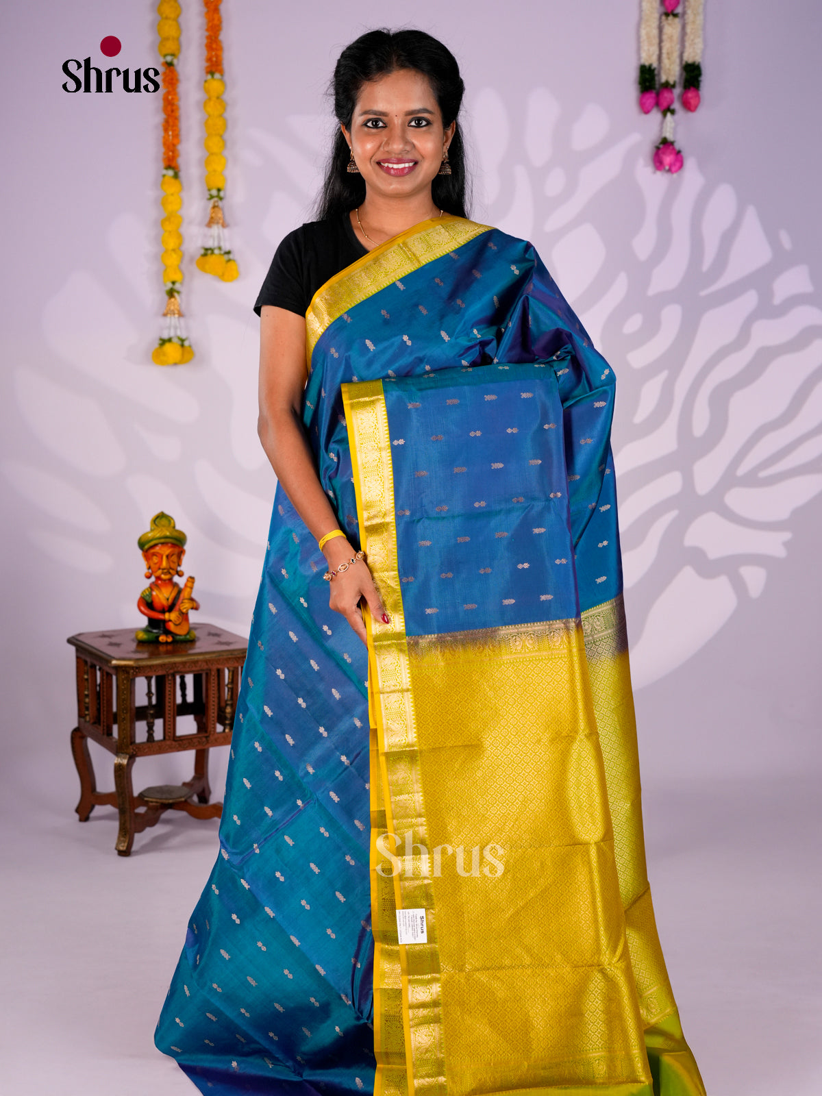 DIS23479 - Kanchipuram silk (HR) Saree - Shop on Shrus.com