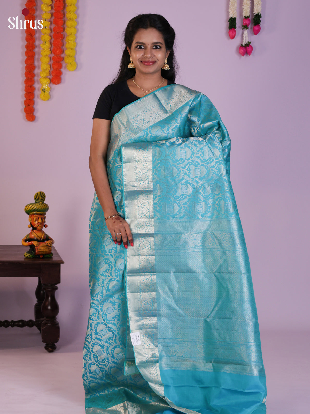 DIS23528 - Kanchipuram silk (HR) Saree - Shop on Shrus.com