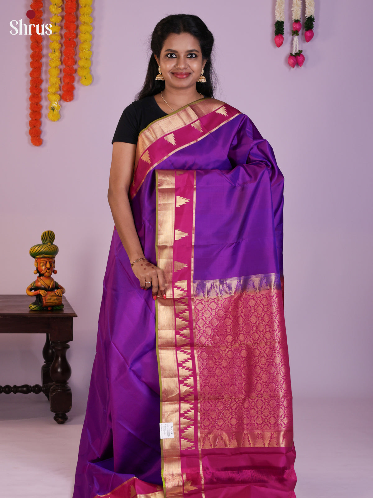 DIS23562 - Kanchipuram silk (HR) Saree - Shop on Shrus.com