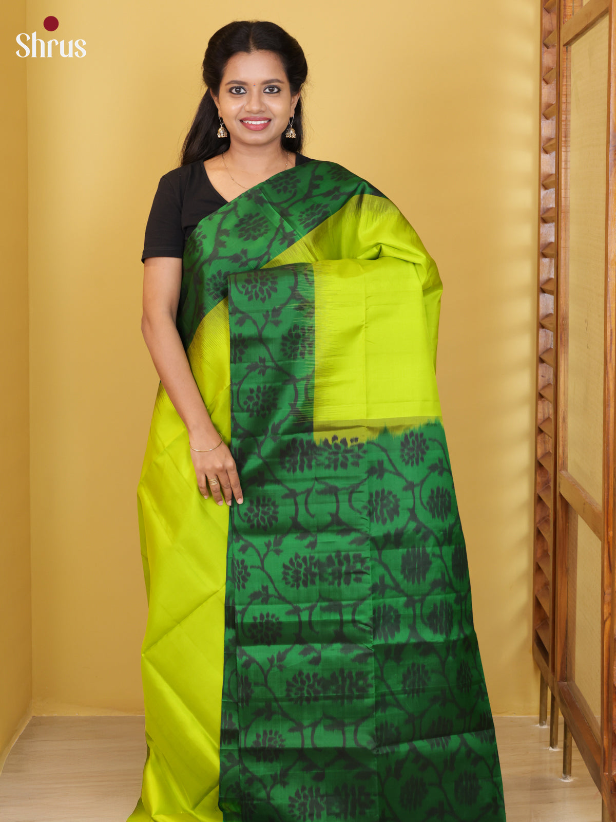 DIS23619 - Soft Silk (HR) Saree - Shop on Shrus.com