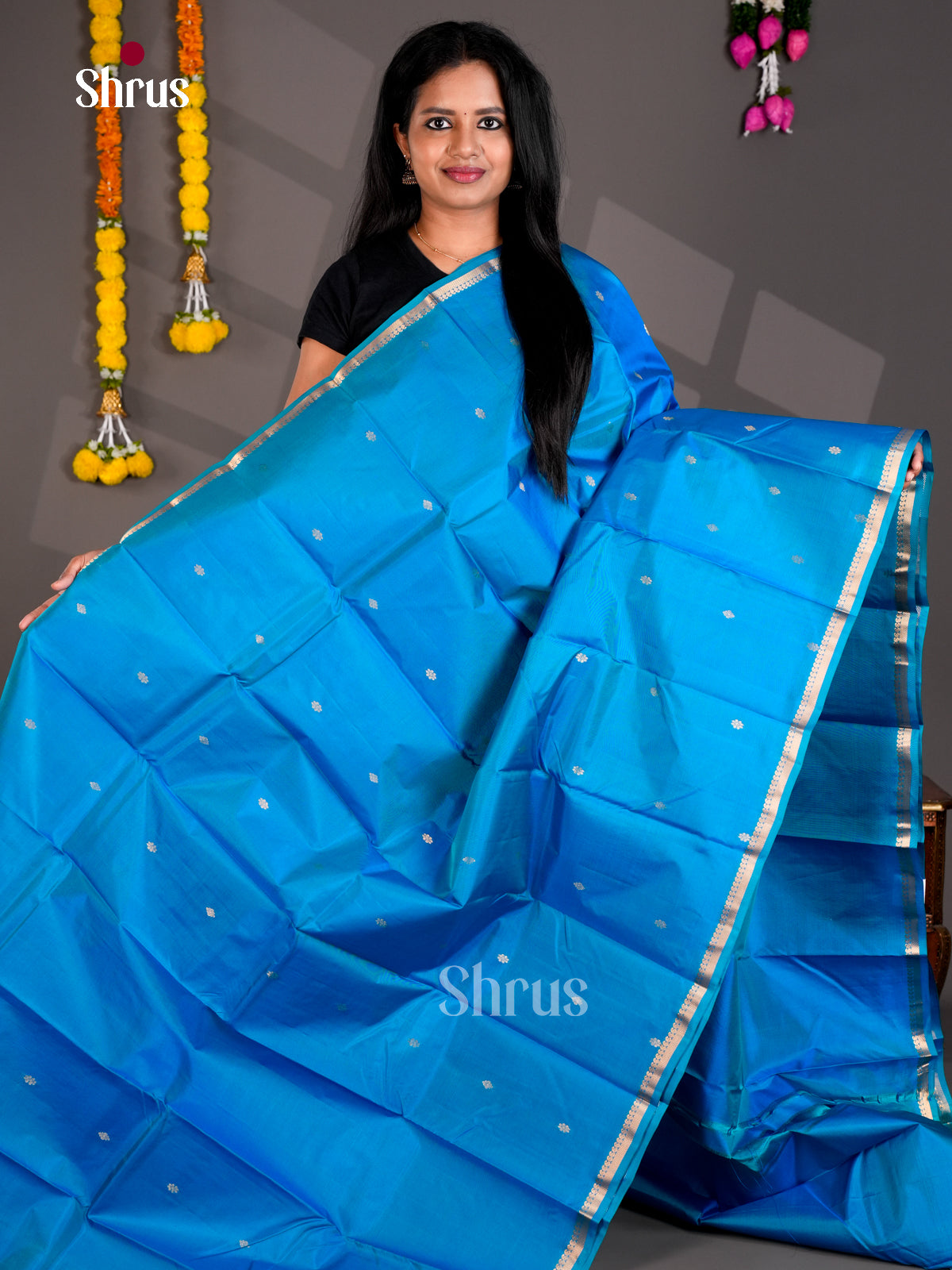 DIS23728 - Kanchipuram silk (LR) Saree - Shop on Shrus.com