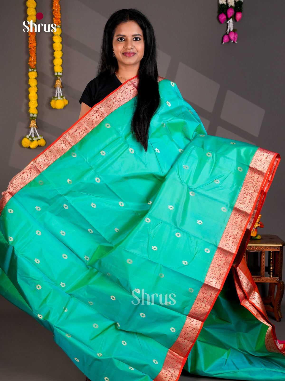 DIS23762 - Kanchipuram silk (HR) Saree - Shop on Shrus.com