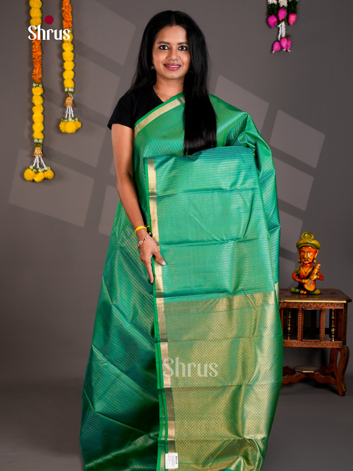 DIS23970 - Kanchipuram silk (HR) Saree - Shop on Shrus.com