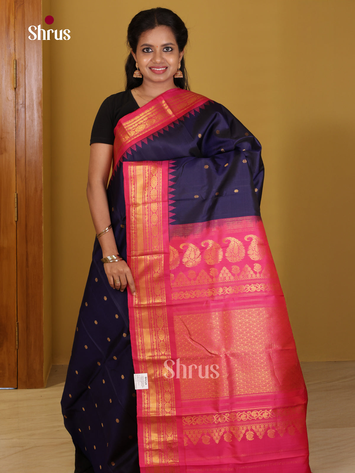 DIS24695 - Gadwal silk Saree