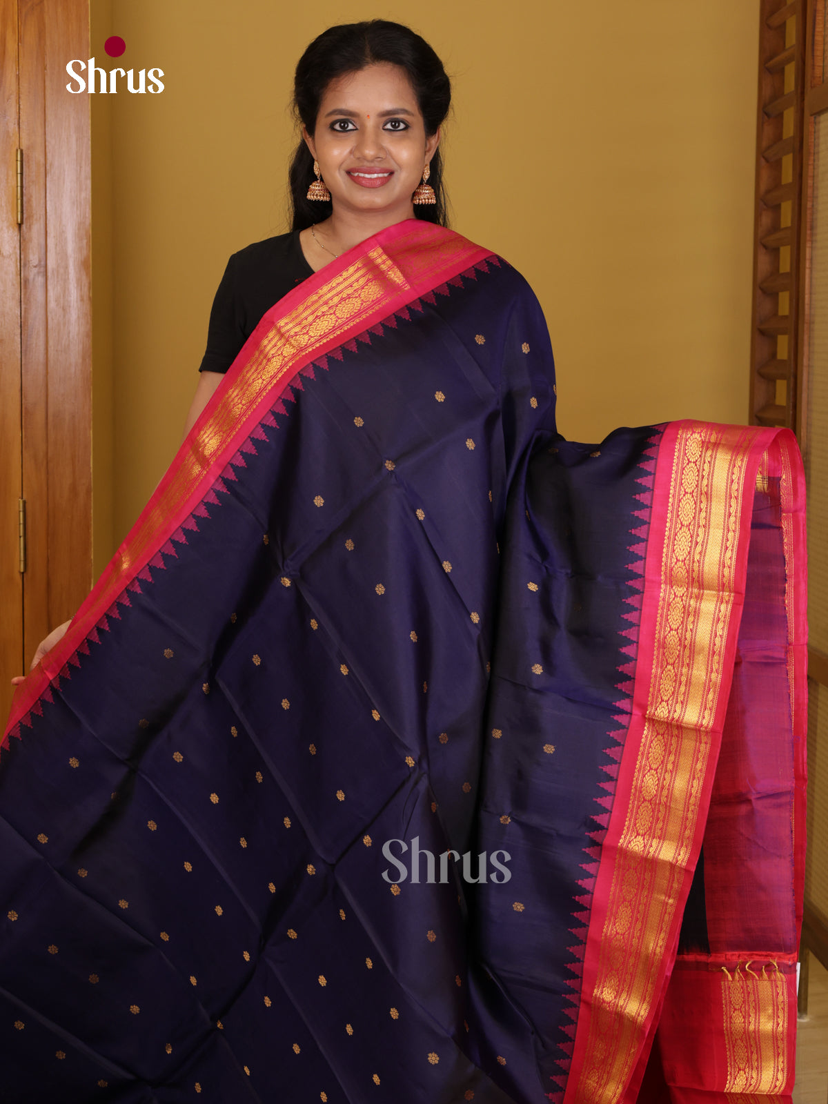 DIS24695 - Gadwal silk Saree