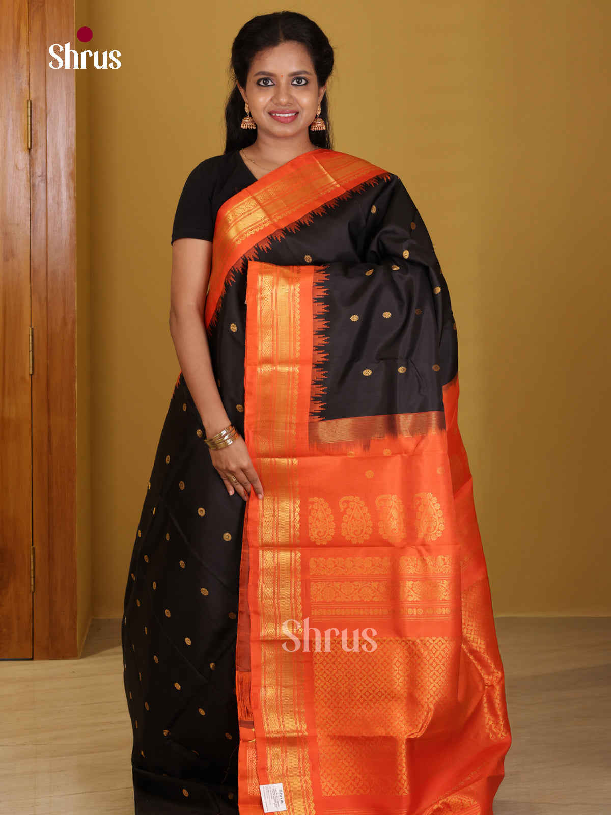 DIS24700 - Gadwal silk Saree