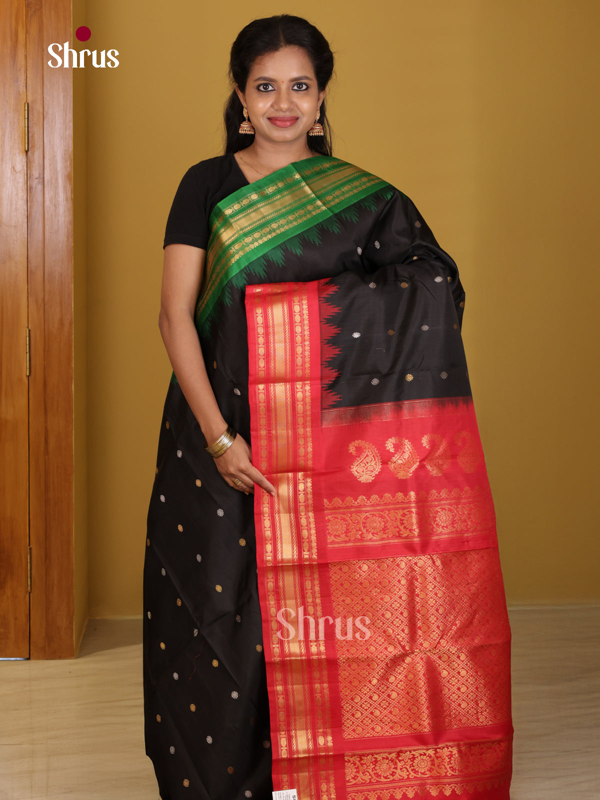 DIS24728 - Gadwal silk Saree