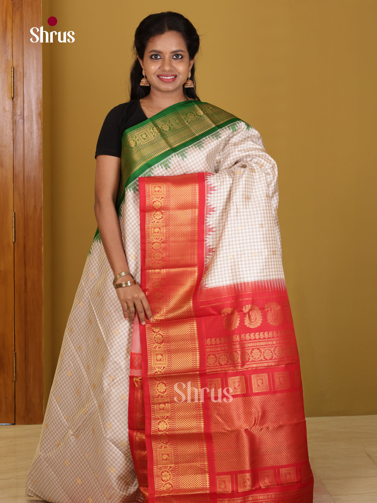 DIS24753 - Gadwal silk Saree