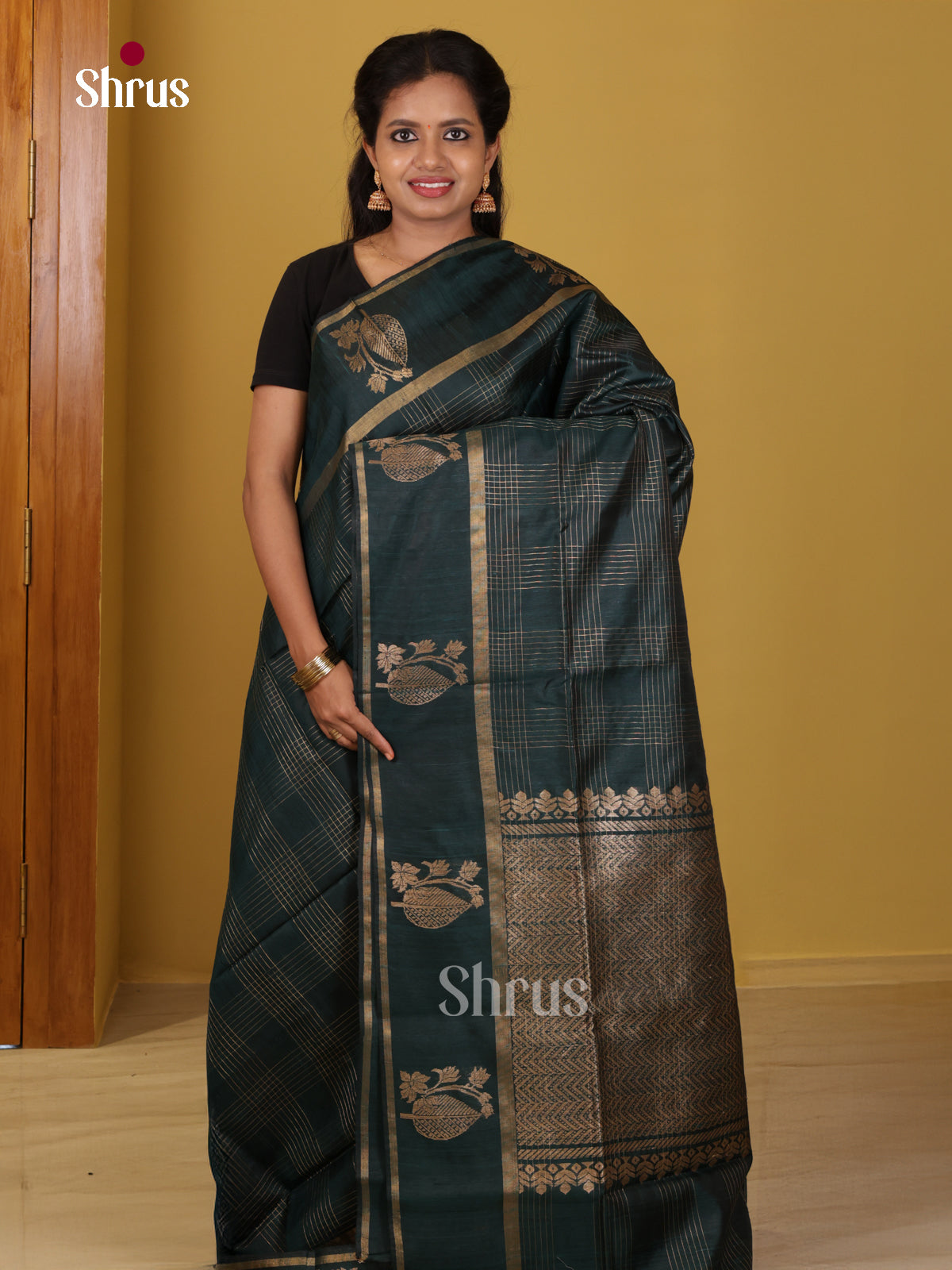 DIS24848 - Raw Silk Saree - Shop on Shrus.com