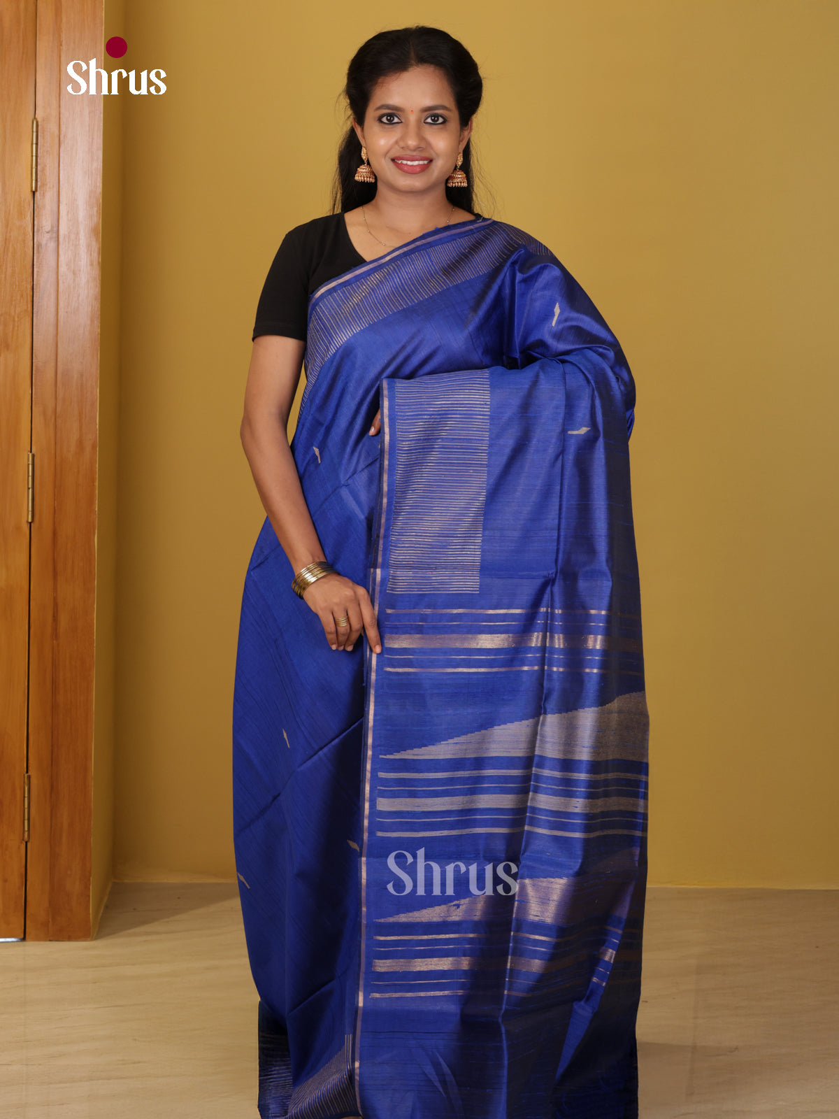 DIS24872 - Raw Silk Saree - Shop on Shrus.com
