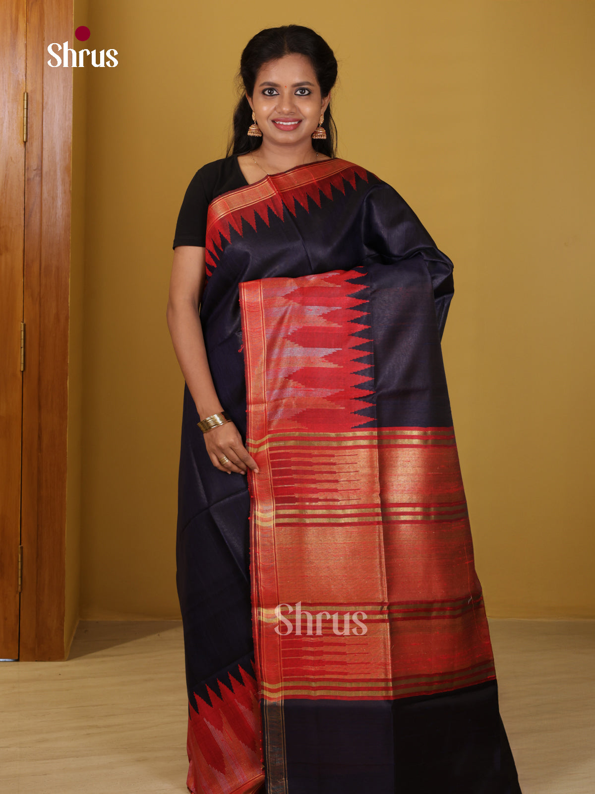 DIS24876 - Raw Silk Saree - Shop on Shrus.com