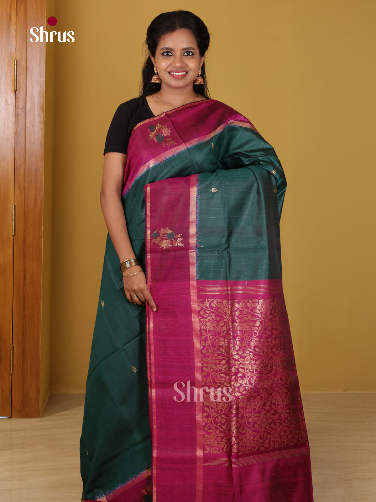 DIS24880 - Raw Silk Saree - Shop on Shrus.com