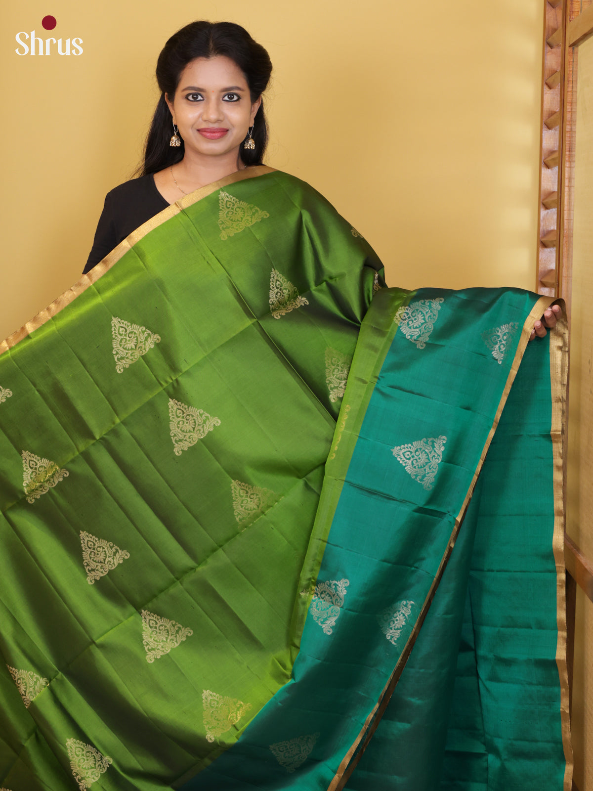 DIS25370 - Soft Silk (HR) Saree - Shop on Shrus.com